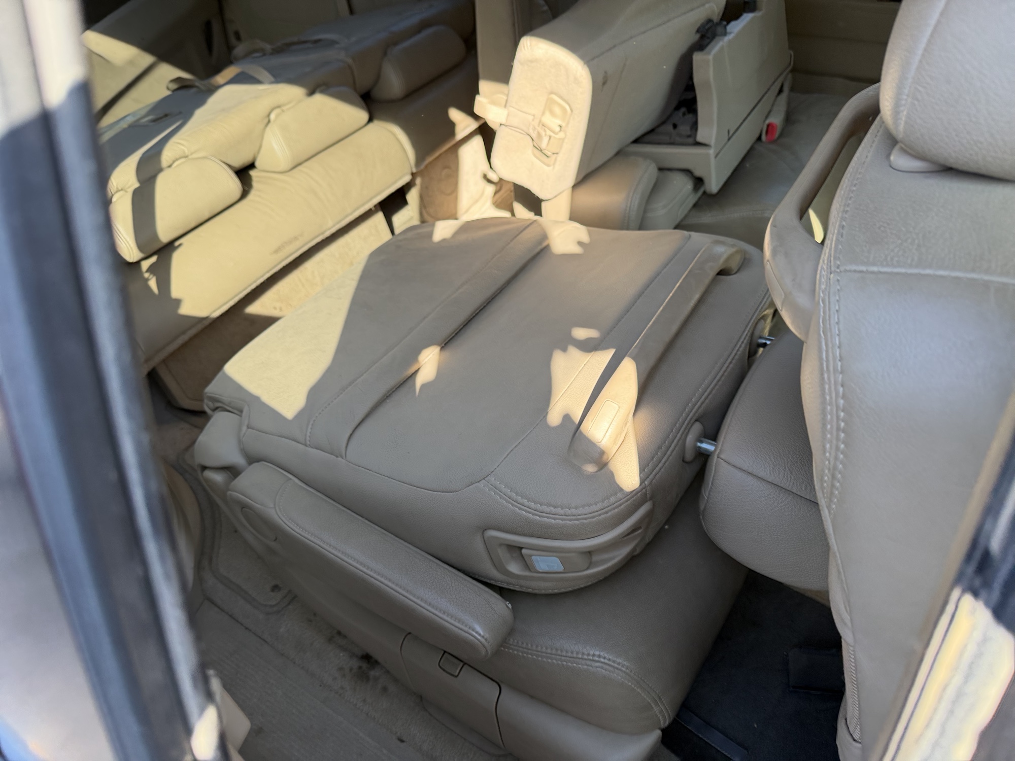 2006 honda odyssey ex-l with 261539 miles for sale near elk-river, minnesota 106484_28_pass_rear_seat.jpg