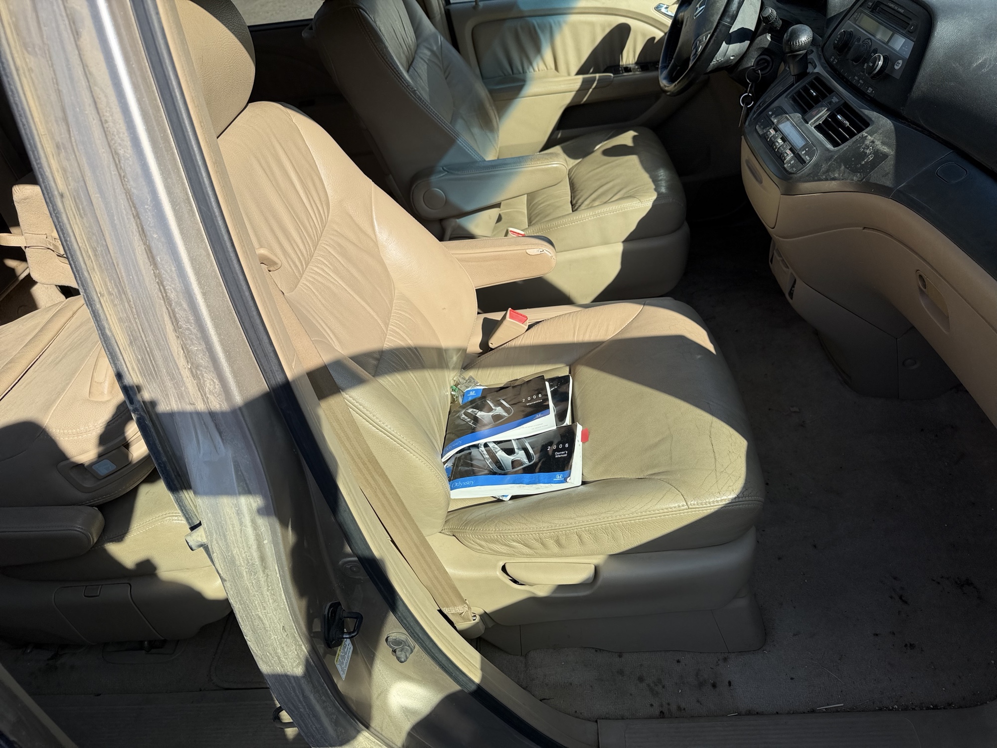 2006 honda odyssey ex-l with 261539 miles for sale near elk-river, minnesota 106484_31_passenger_seat.jpg