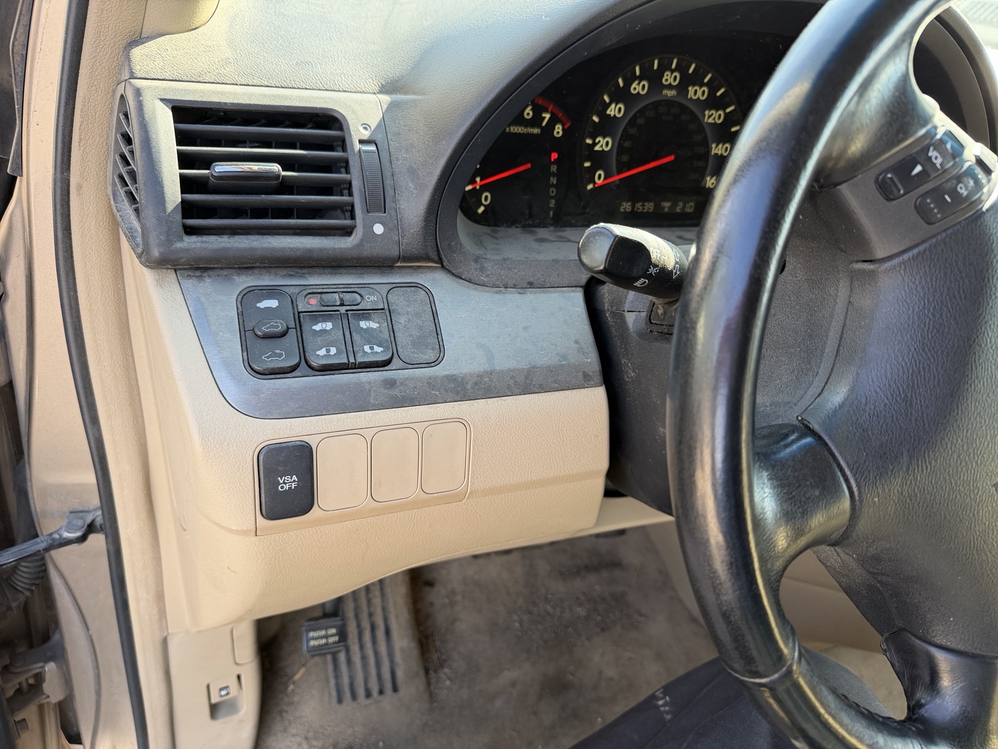 2006 honda odyssey ex-l with 261539 miles for sale near elk-river, minnesota 106484_37_left_of_steering_wheel.jpg