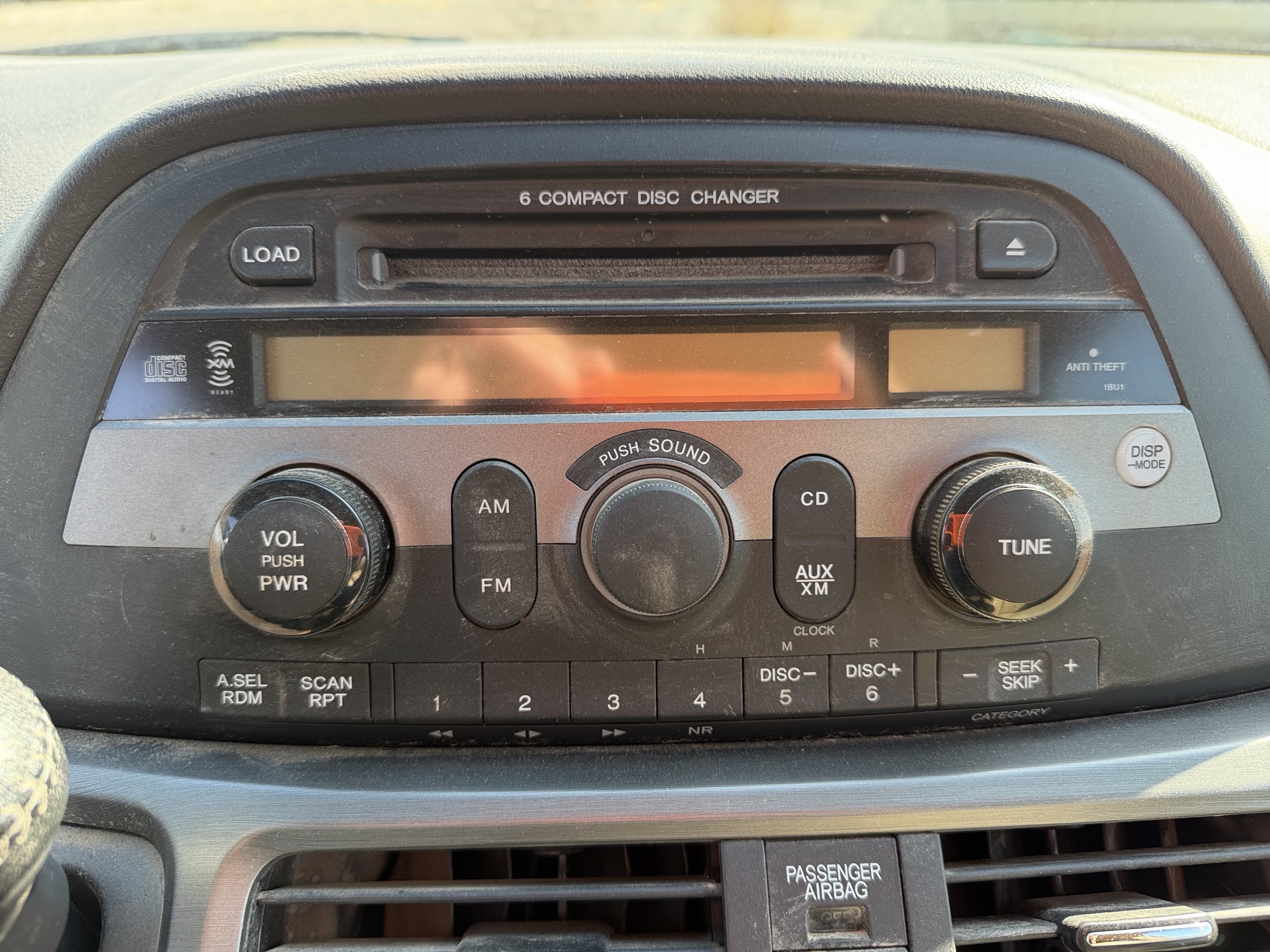 2006 honda odyssey ex-l with 261539 miles for sale near elk-river, minnesota 106484_39_radio_closeup.jpg