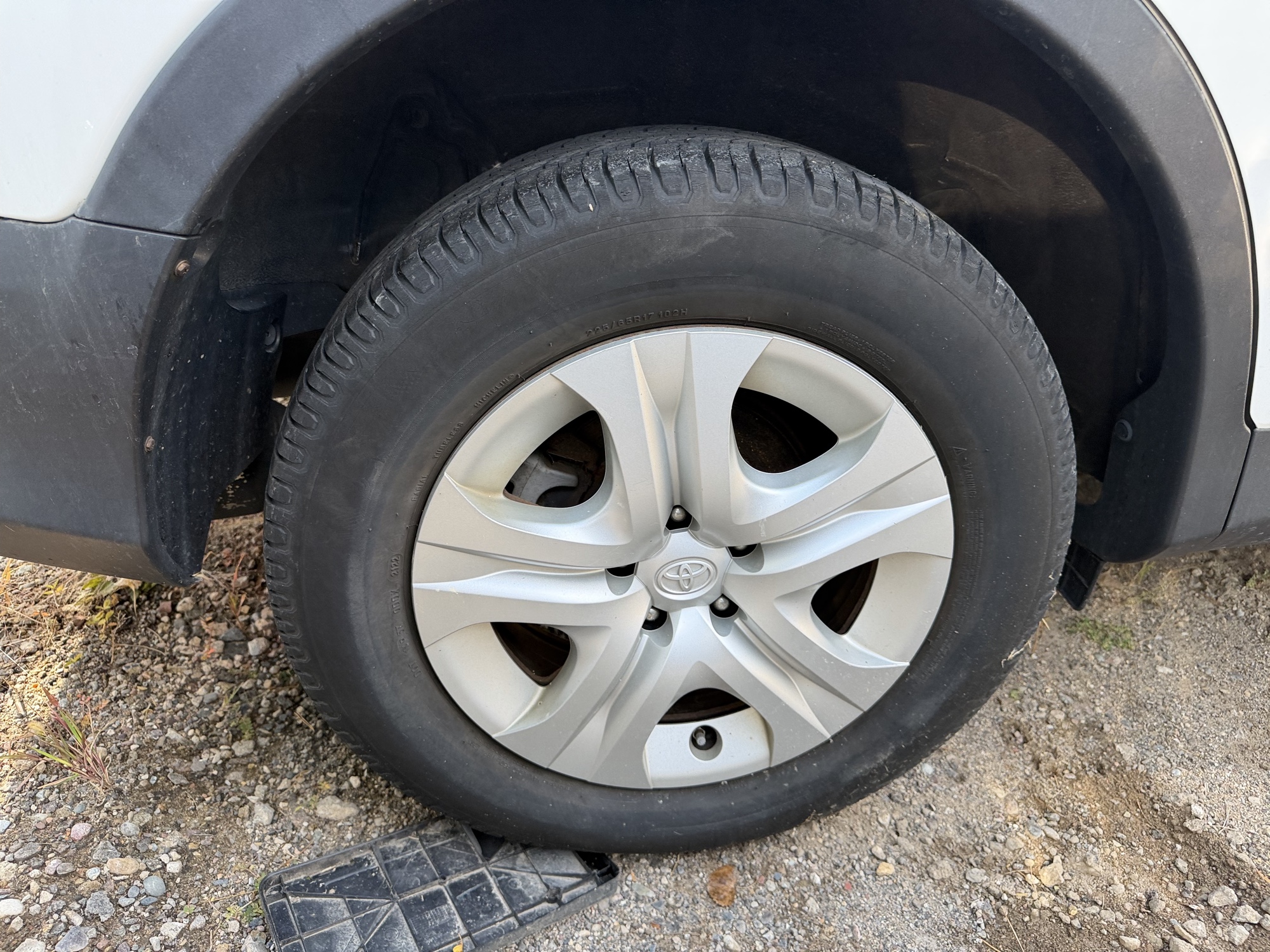 2014 toyota rav4 le-awd with 241220 miles for sale near elk-river, minnesota 106485_14_rear_pass_wheel.jpg