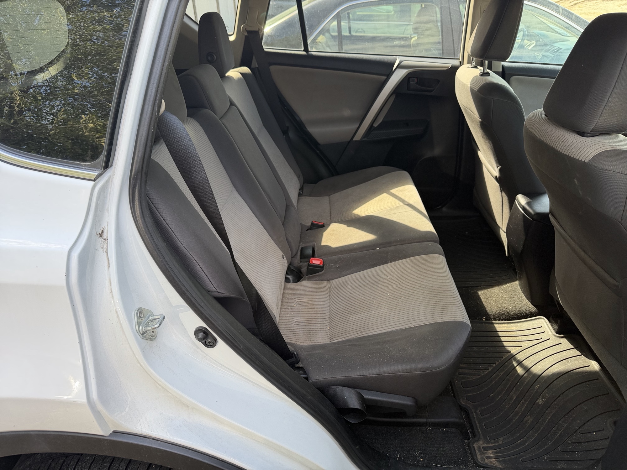 2014 toyota rav4 le-awd with 241220 miles for sale near elk-river, minnesota 106485_28_pass_rear_seat.jpg