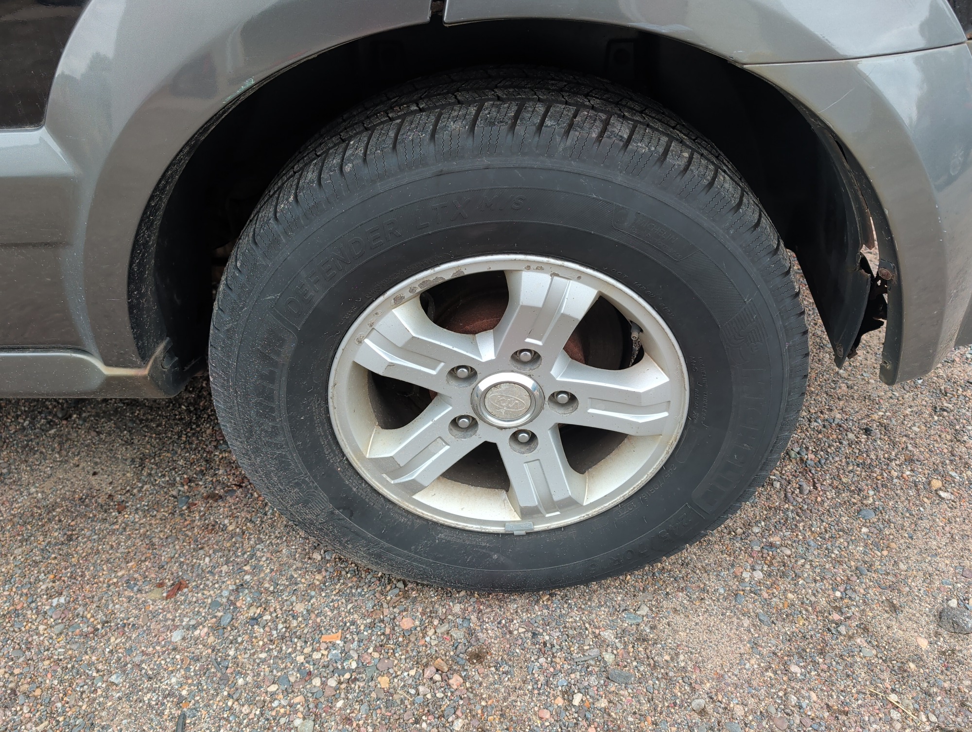 2006 kia sorento ex-4wd with 262272 miles for sale near elk-river, minnesota 106486_13_rear_drv_wheel.jpg