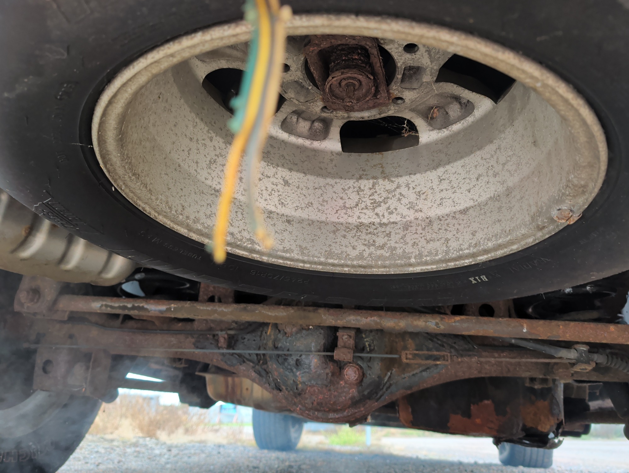 2006 kia sorento ex-4wd with 262272 miles for sale near elk-river, minnesota 106486_27_spare_tire.jpg