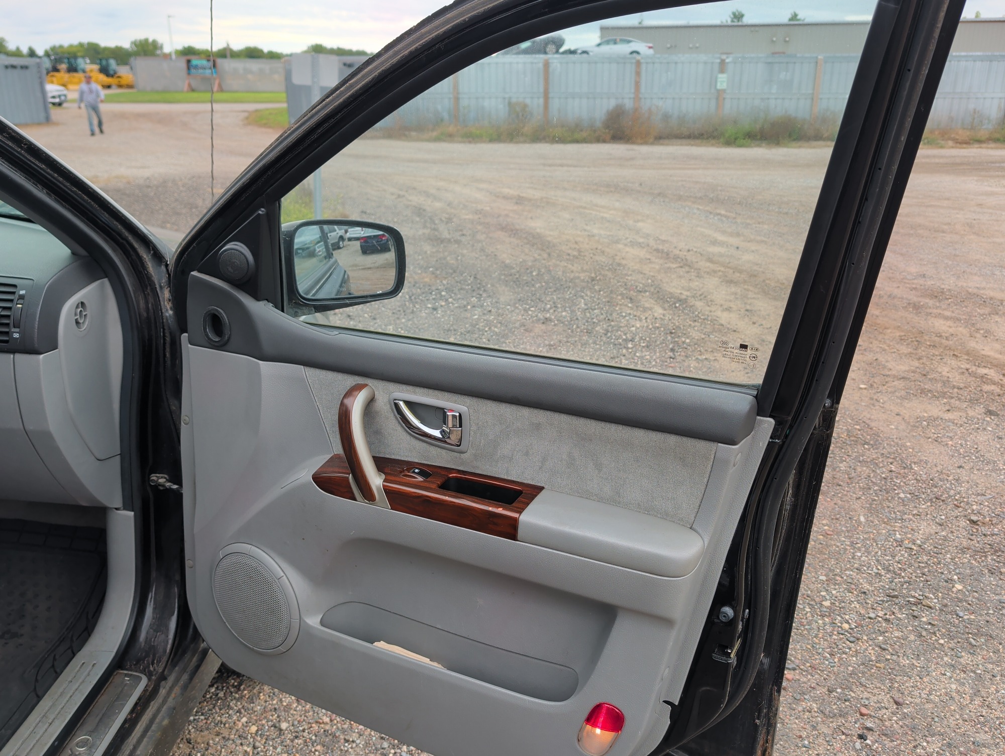 2006 kia sorento ex-4wd with 262272 miles for sale near elk-river, minnesota 106486_32_passenger_door_panel.jpg