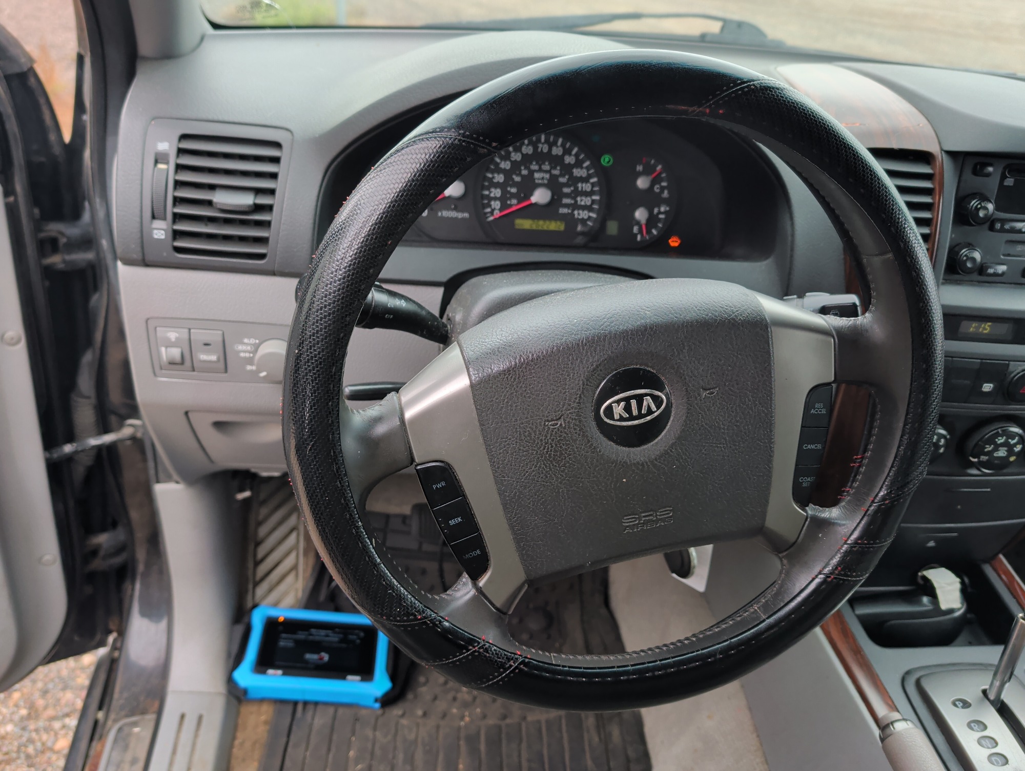 2006 kia sorento ex-4wd with 262272 miles for sale near elk-river, minnesota 106486_36_steering_wheel.jpg