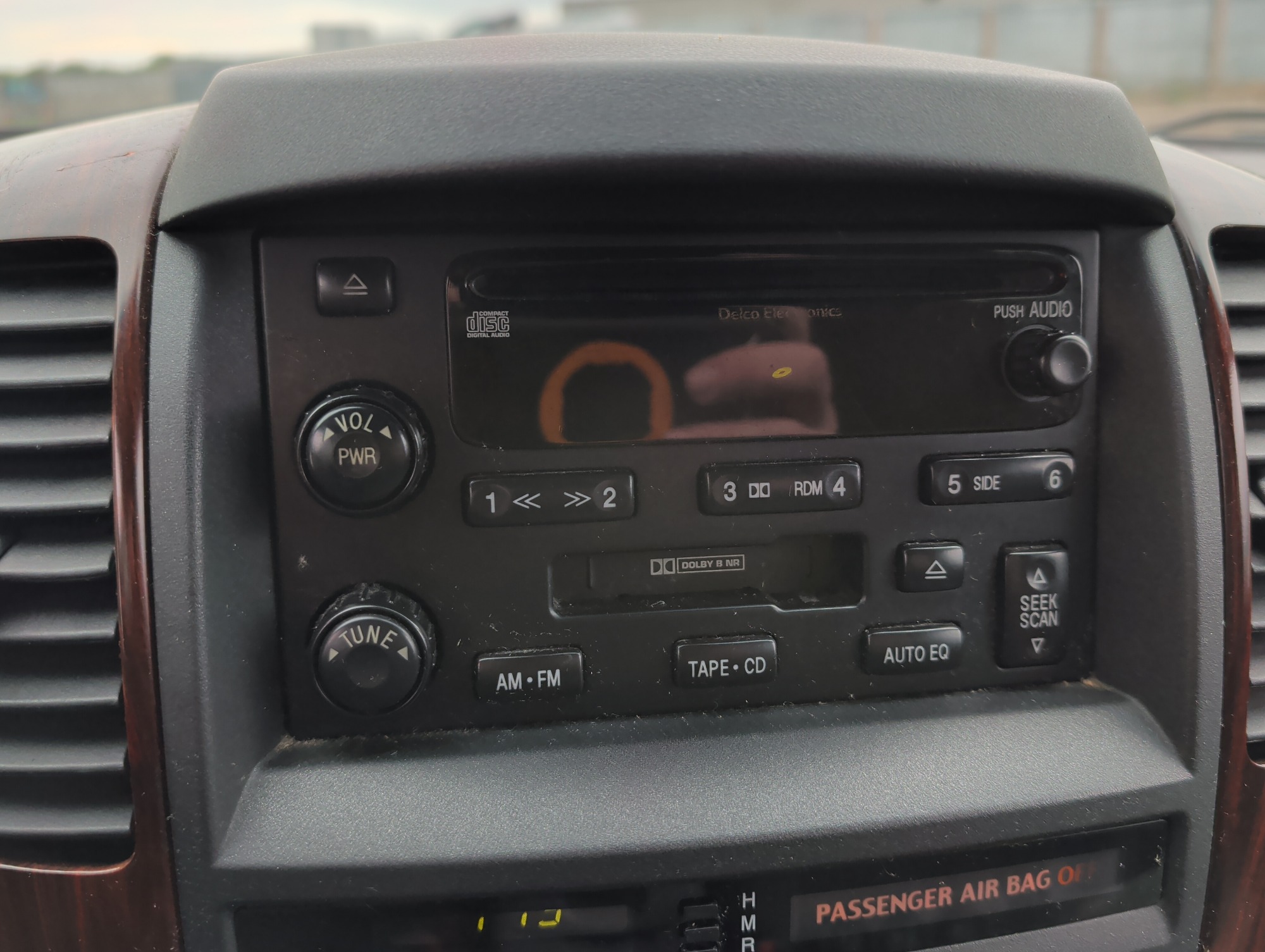 2006 kia sorento ex-4wd with 262272 miles for sale near elk-river, minnesota 106486_39_radio_closeup.jpg