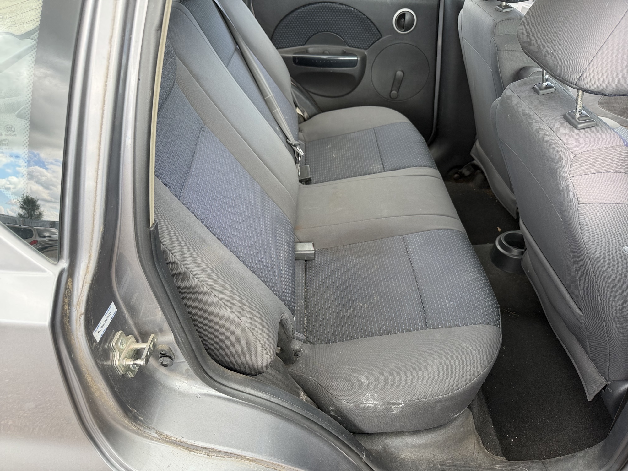 2008 chevrolet aveo5 ls with 134441 miles for sale near elk-river, minnesota 106487_28_pass_rear_seat.jpg
