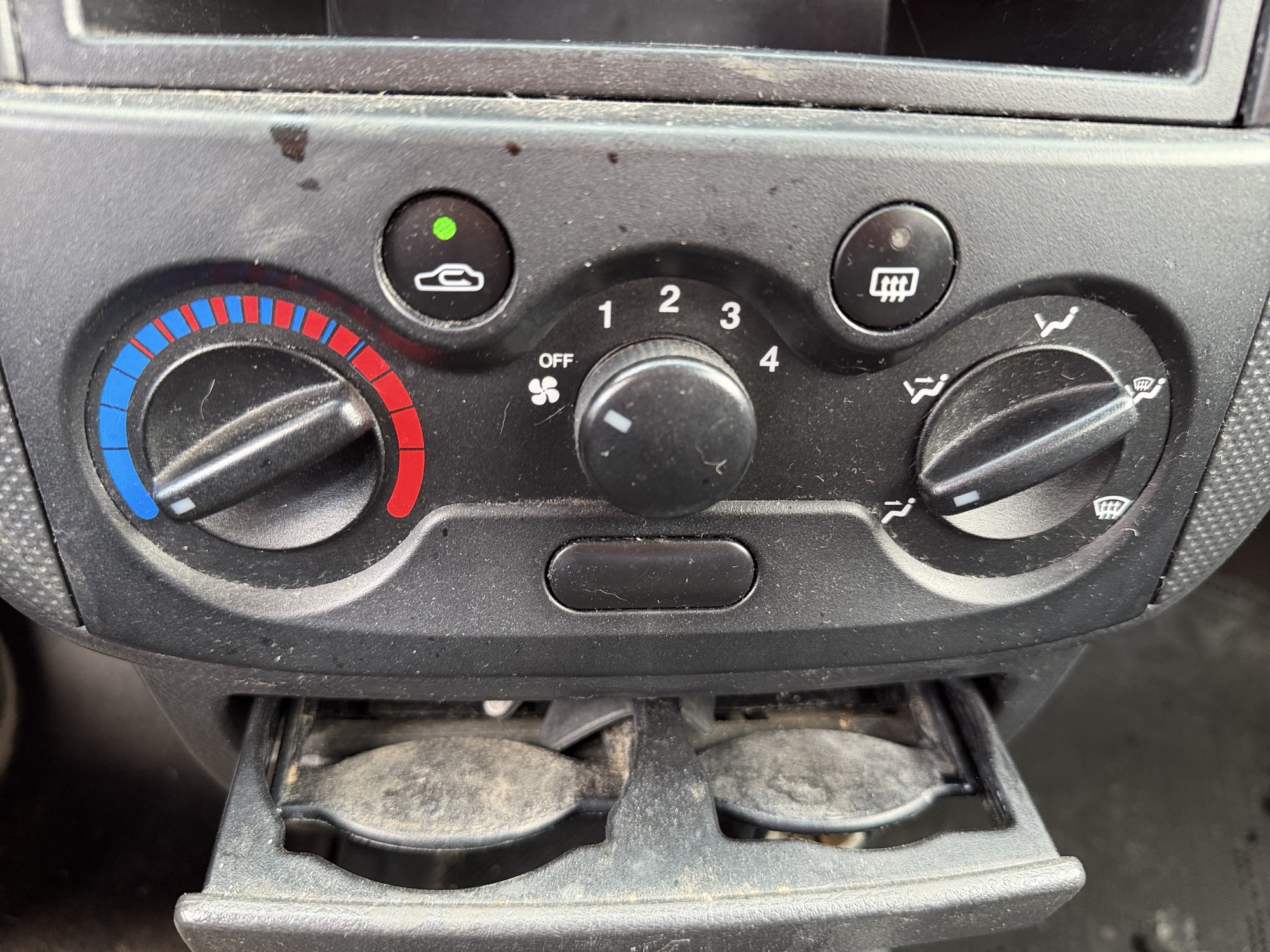 2008 chevrolet aveo5 ls with 134441 miles for sale near elk-river, minnesota 106487_40_climate_control.jpg
