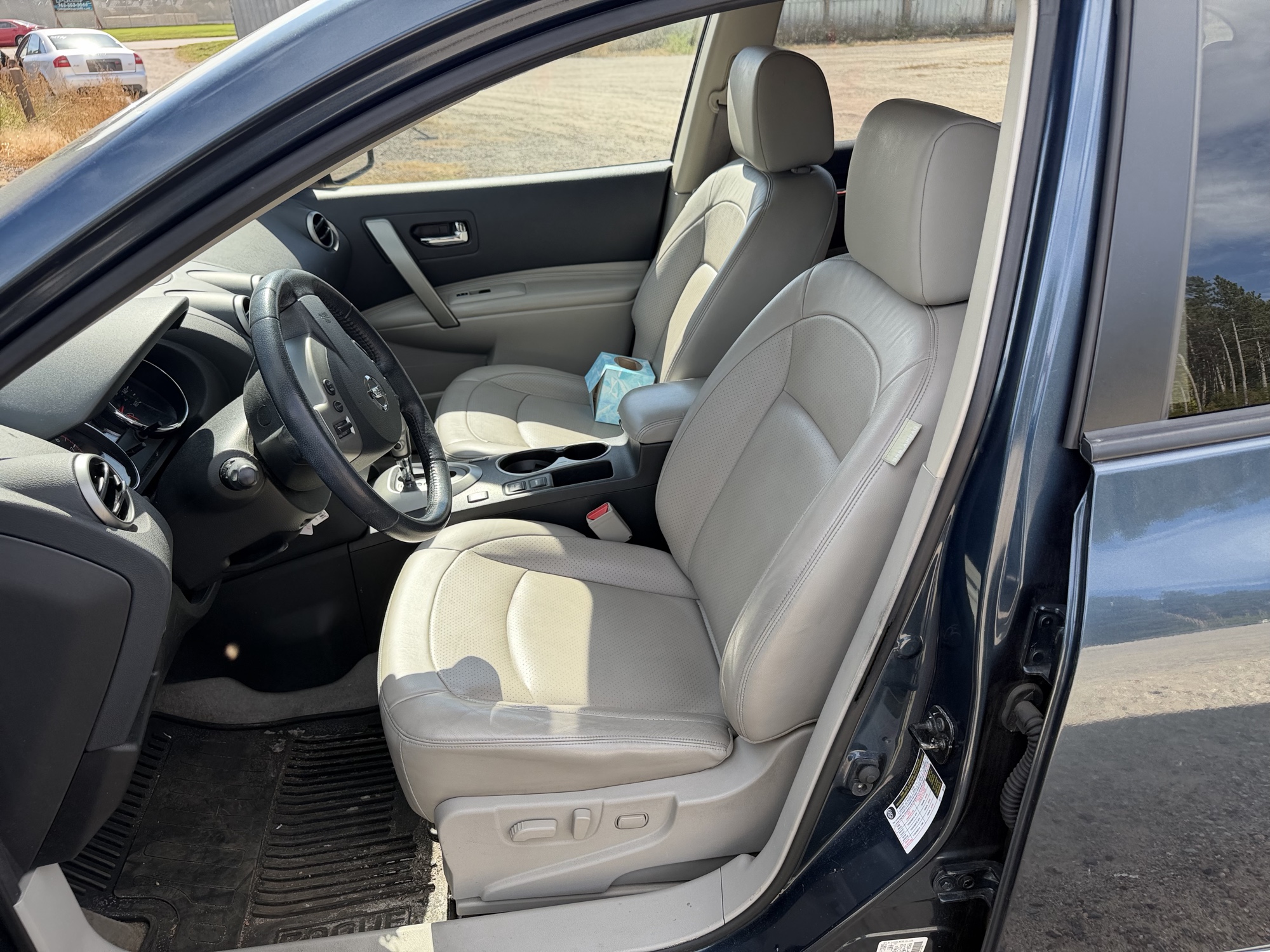 2013 nissan rogue s-awd with 108328 miles for sale near elk-river, minnesota 106488_22_driver_seat.jpg