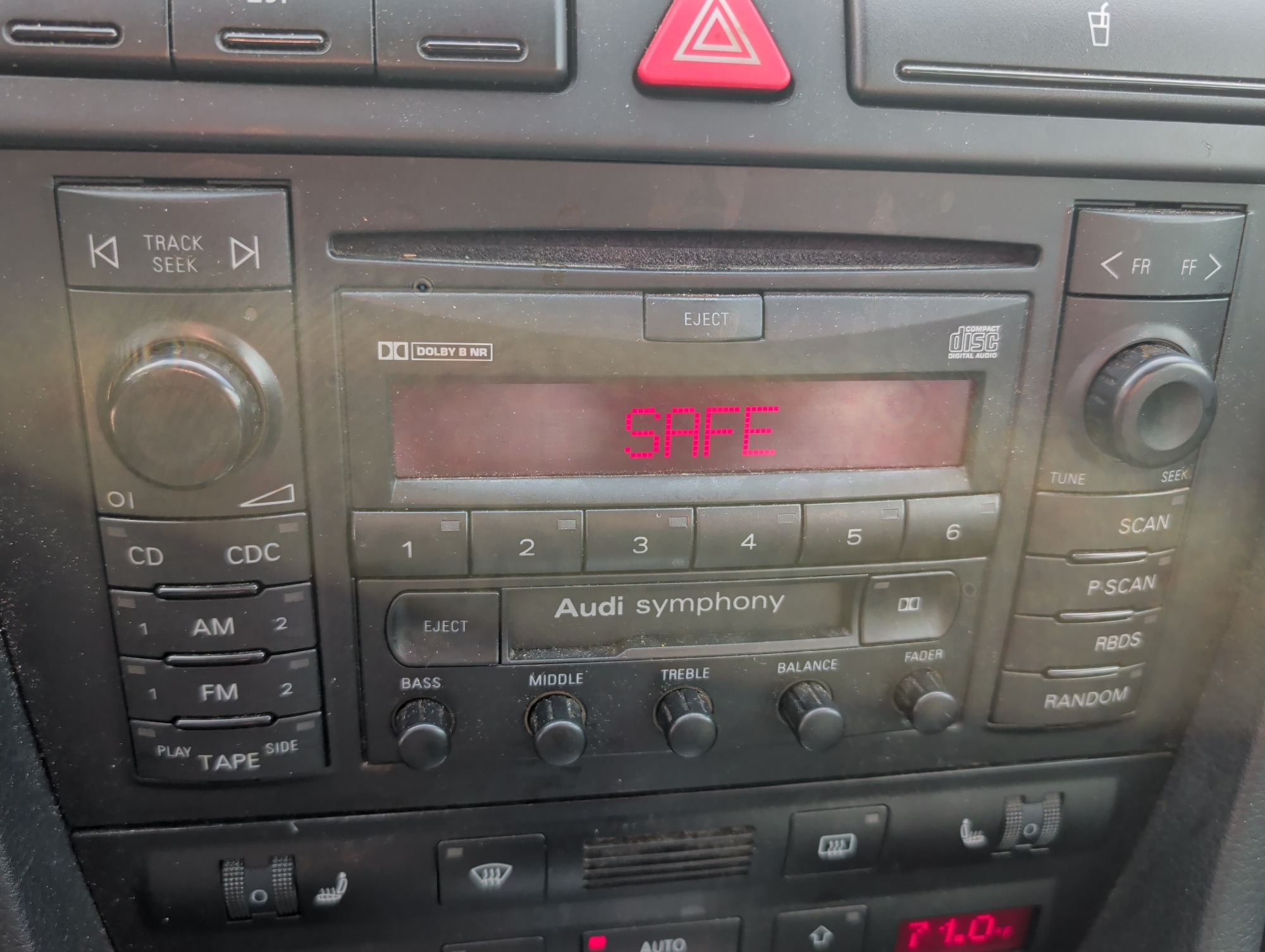 2001 audi a6 2.7t with 104855 miles for sale near elk-river, minnesota 106489_39_radio_closeup.jpg