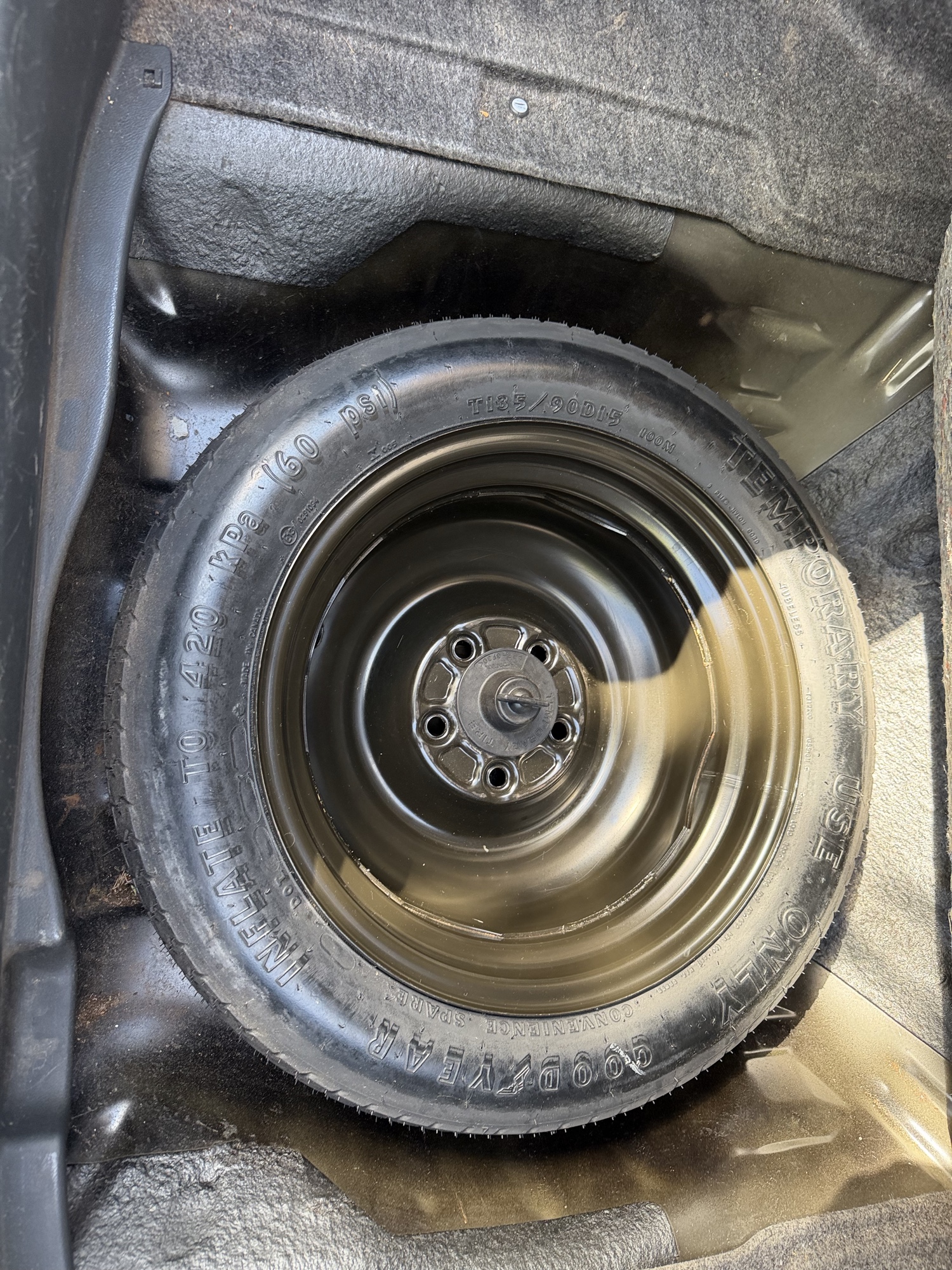 2007 honda accord ex-l-sedan-at with 166984 miles for sale near elk-river, minnesota 106492_27_spare_tire.jpg