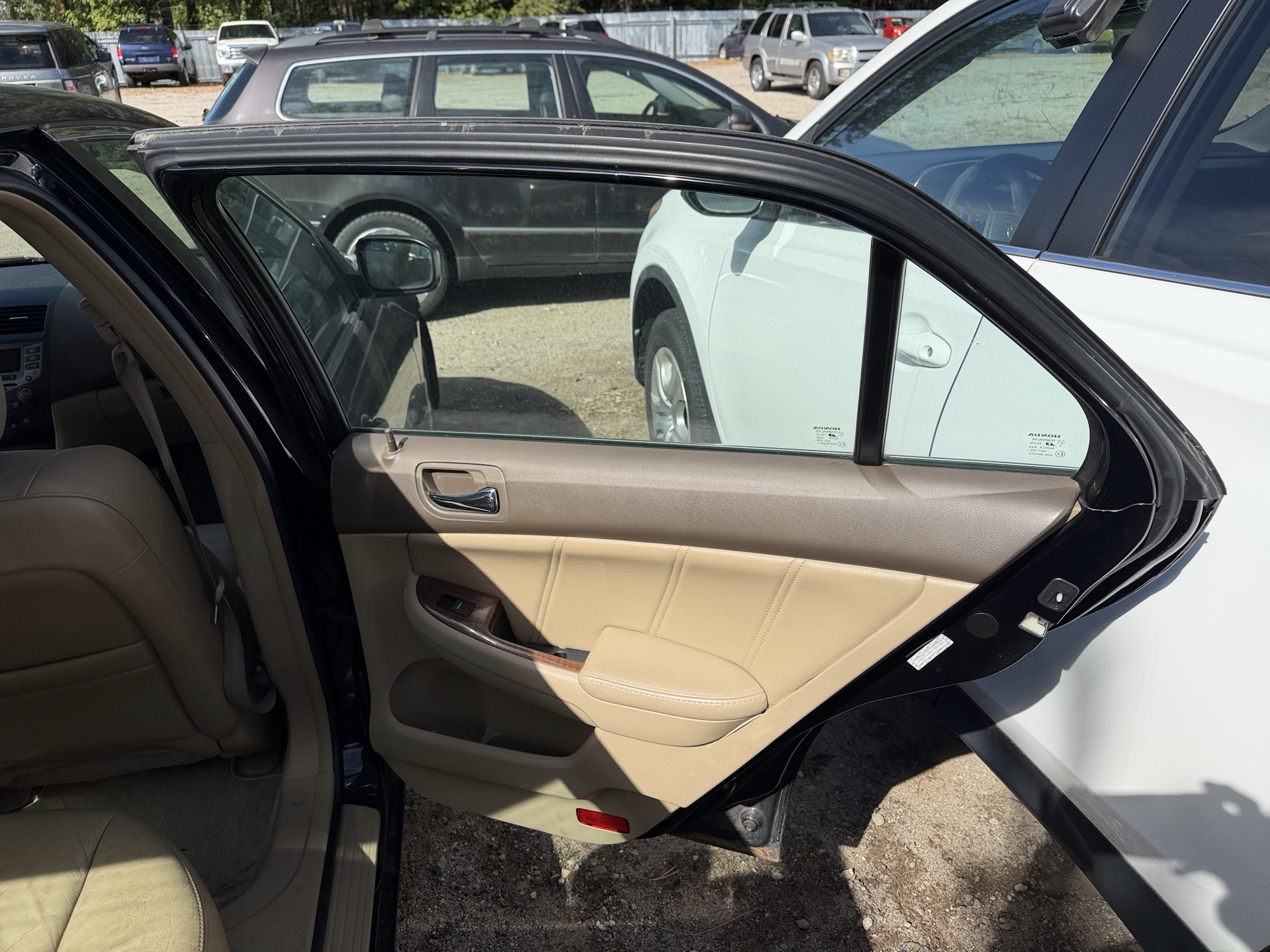 2007 honda accord ex-l-sedan-at with 166984 miles for sale near elk-river, minnesota 106492_30_pass_rear_door_panel.jpg