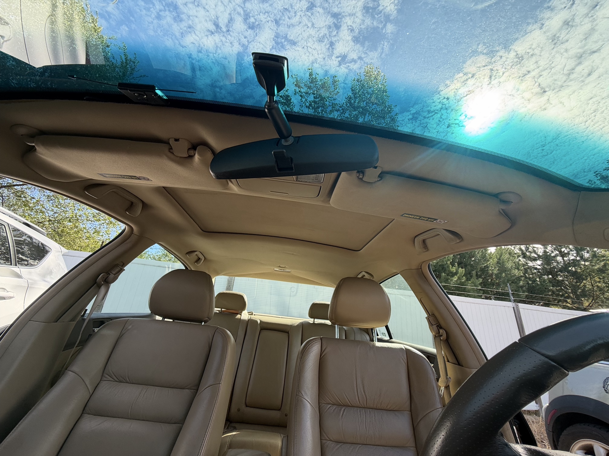 2007 honda accord ex-l-sedan-at with 166984 miles for sale near elk-river, minnesota 106492_35_headliner_sunroof.jpg