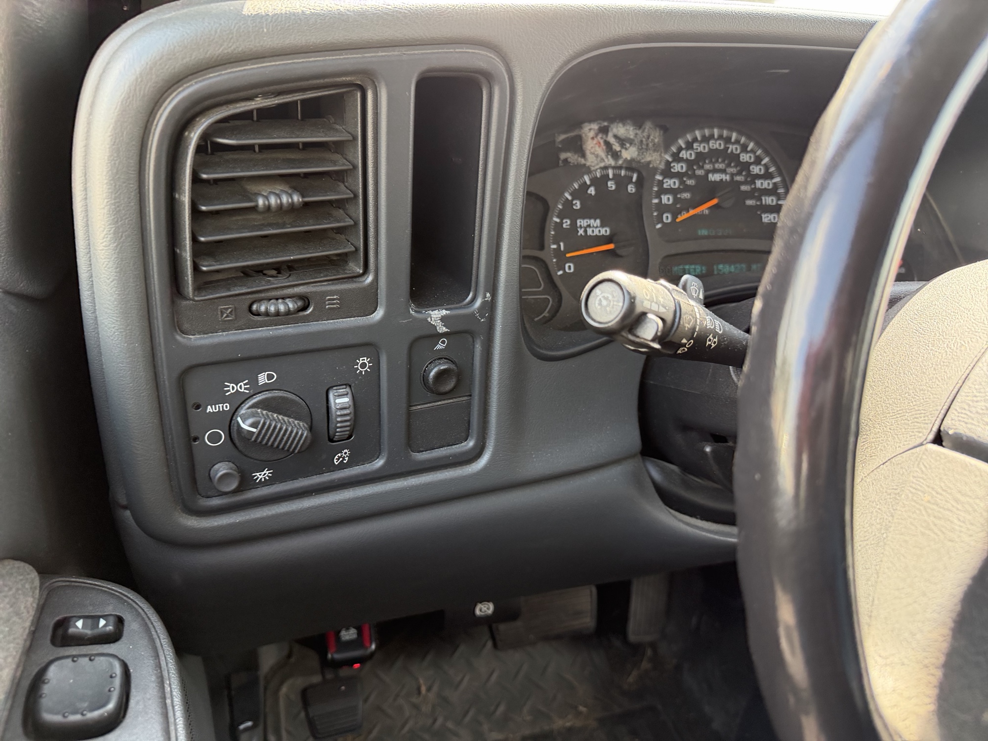 2003 chevrolet silverado-1500 ext.-cab-short-bed-4wd with 150423 miles for sale near elk-river, minnesota 106493_37_left_of_steering_wheel.jpg
