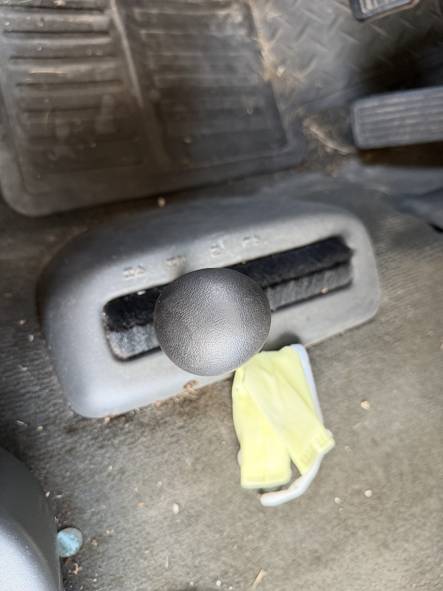2003 chevrolet silverado-1500 ext.-cab-short-bed-4wd with 150423 miles for sale near elk-river, minnesota 106493_38_4x4_switch.jpg