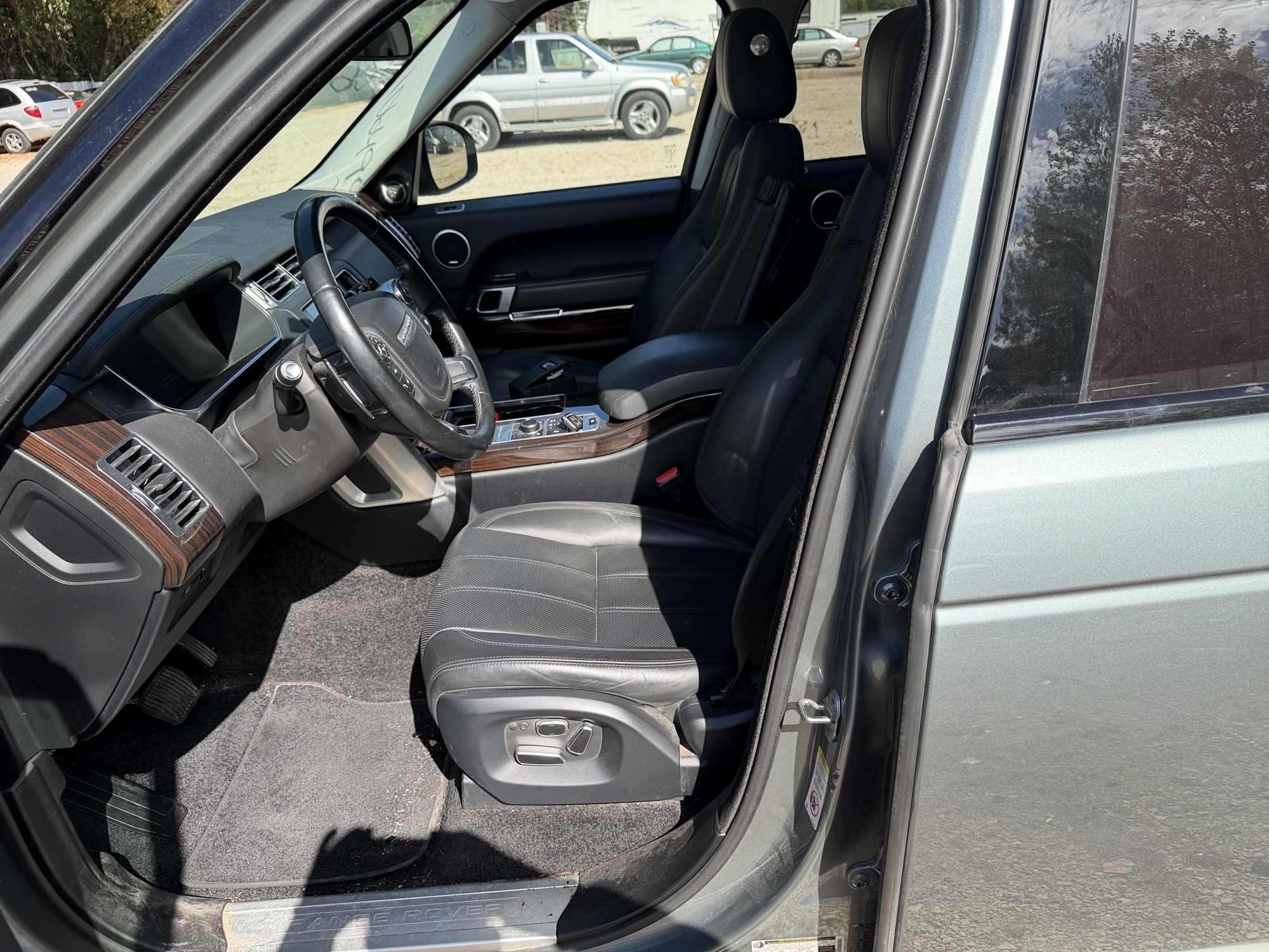 2014 land-rover range-rover 3.0l-v6-supercharged-hse with 167081 miles for sale near elk-river, minnesota 106494_22_driver_seat.jpg