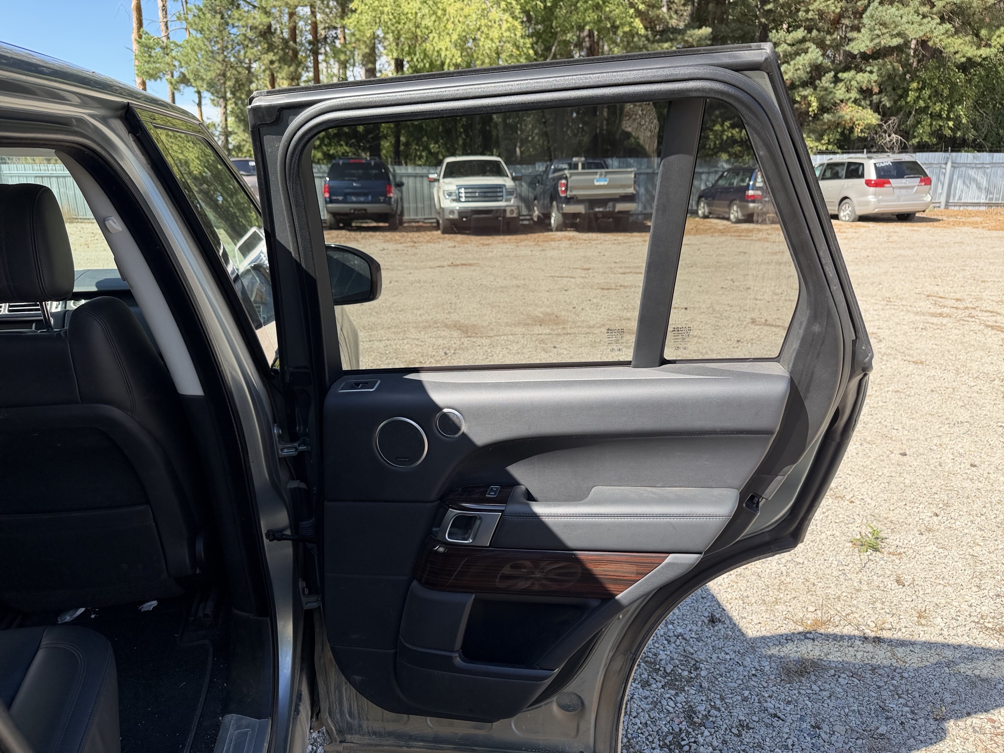 2014 land-rover range-rover 3.0l-v6-supercharged-hse with 167081 miles for sale near elk-river, minnesota 106494_30_pass_rear_door_panel.jpg