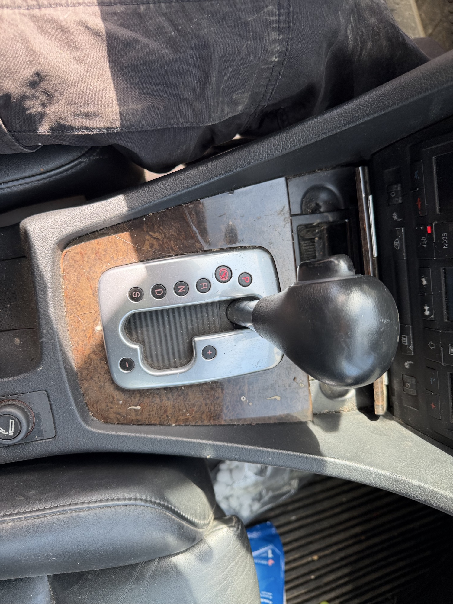 2004 audi s4 with 184797 miles for sale near elk-river, minnesota 106495_41_shifter.jpg
