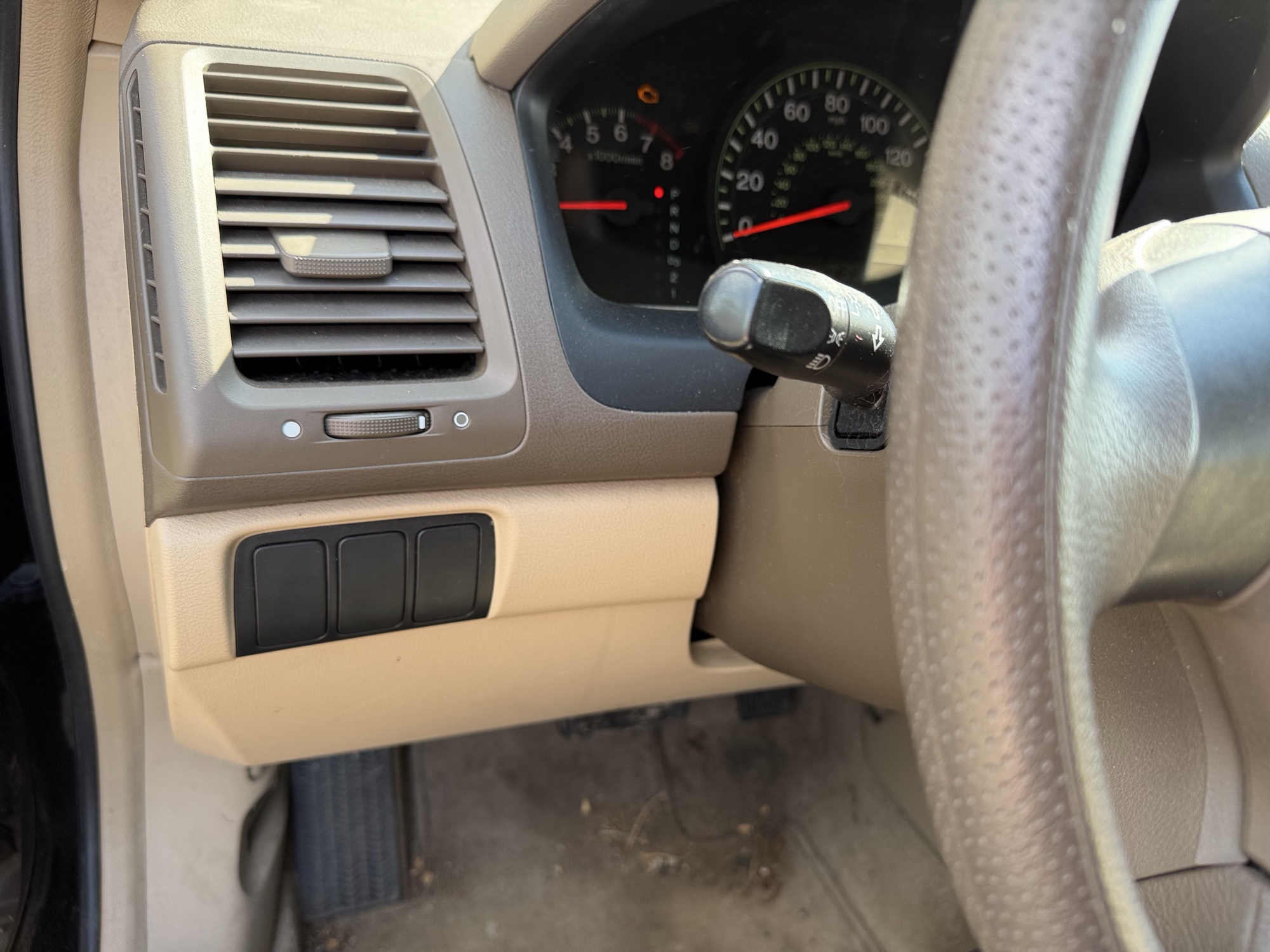 2003 honda accord lx-sedan-at with 144781 miles for sale near elk-river, minnesota 106496_37_left_of_steering_wheel.jpg
