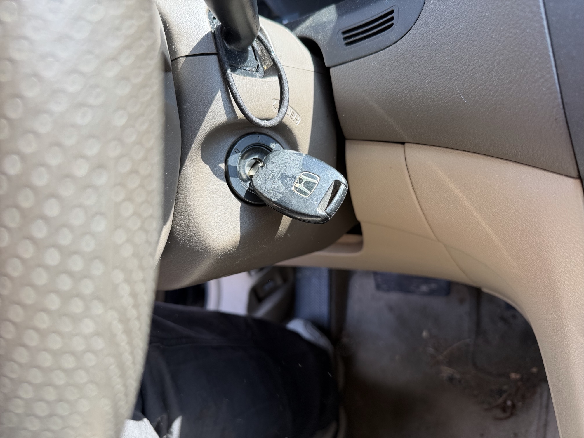 2003 honda accord lx-sedan-at with 144781 miles for sale near elk-river, minnesota 106496_51_keys.jpg