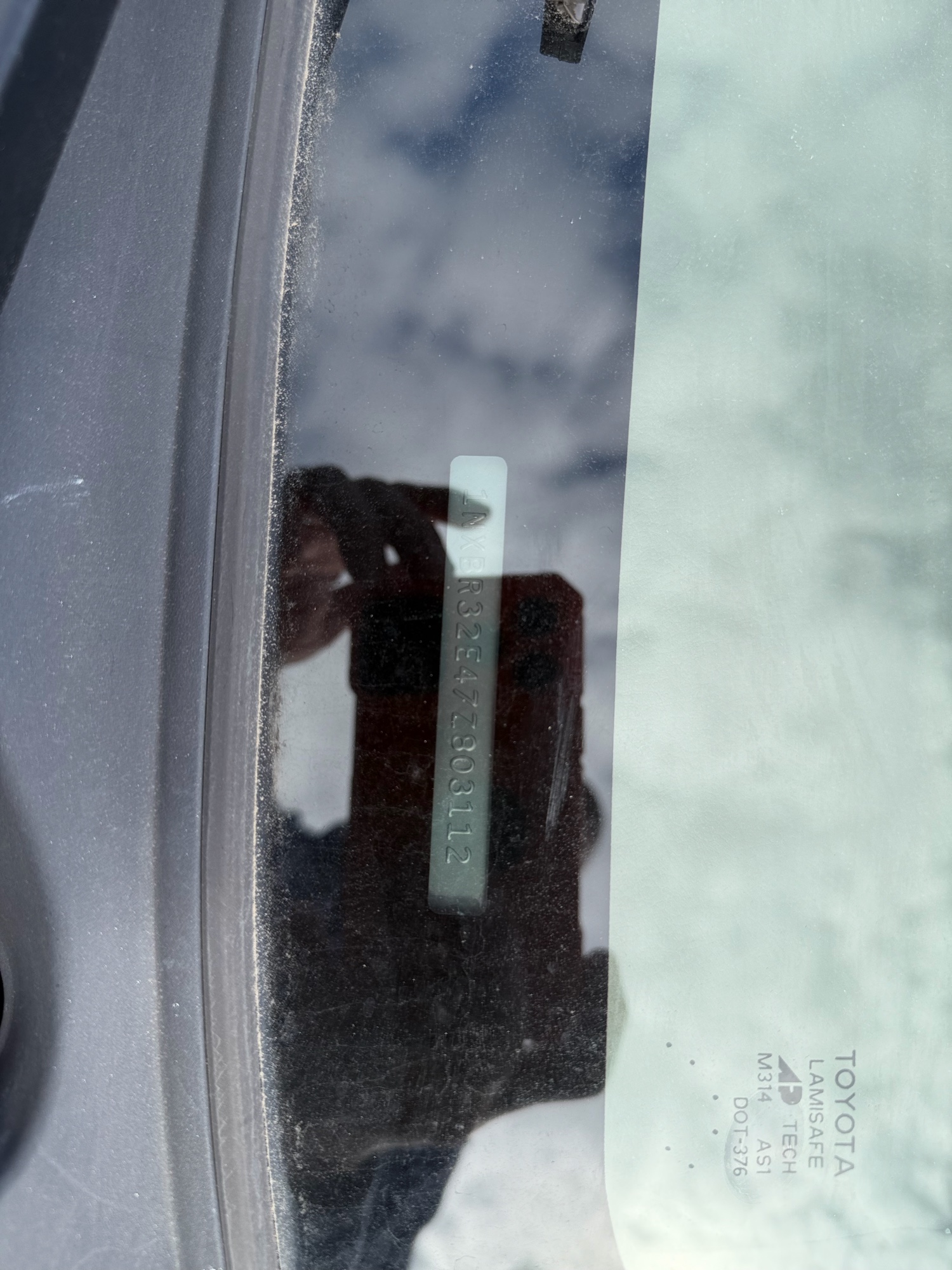 2007 toyota corolla with 80829 miles for sale near elk-river, minnesota 106497_48_windshield_vin_plate.jpg
