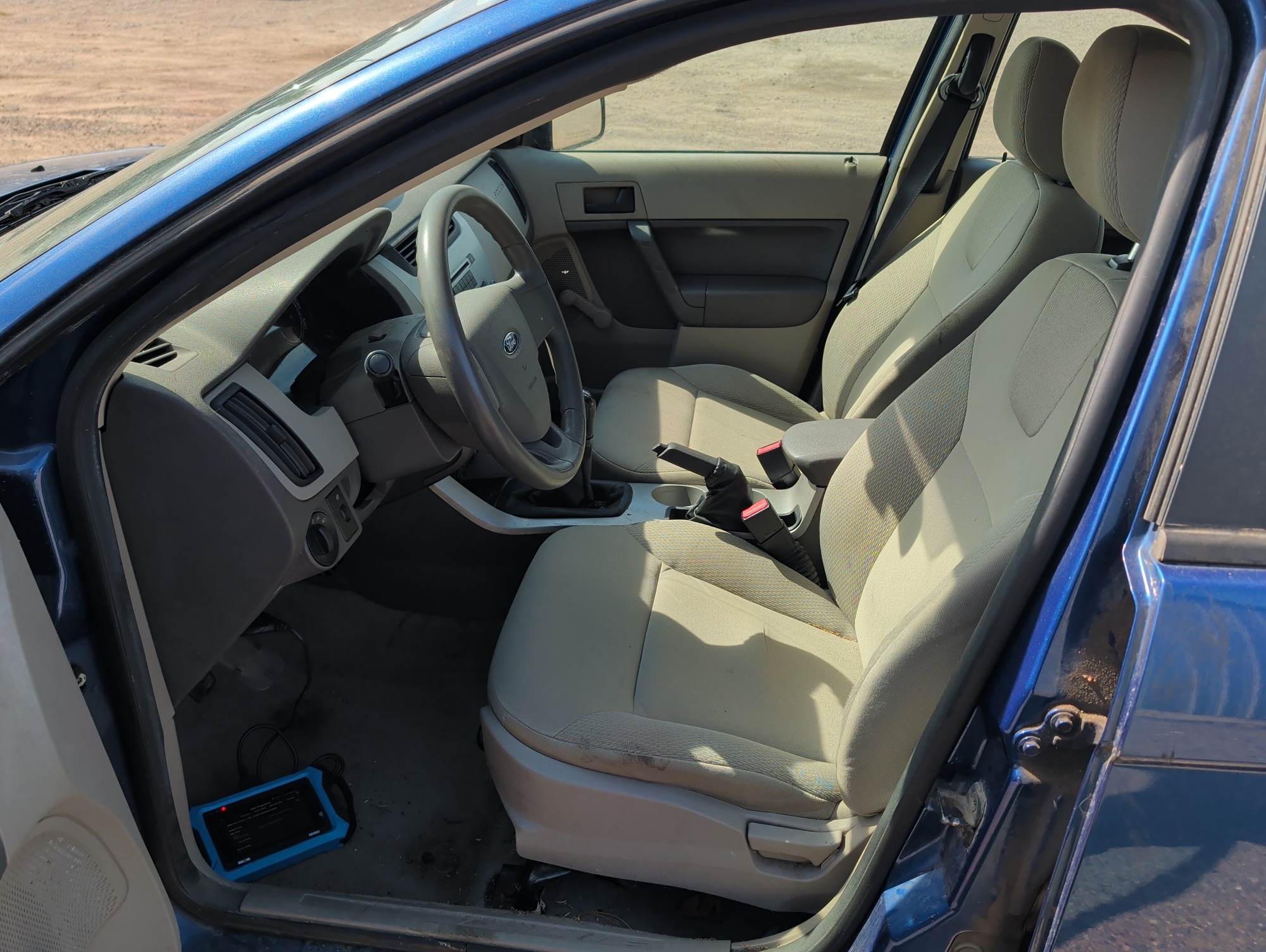 2008 ford focus se-sedan with 205187 miles for sale near elk-river, minnesota 106498_22_driver_seat.jpg