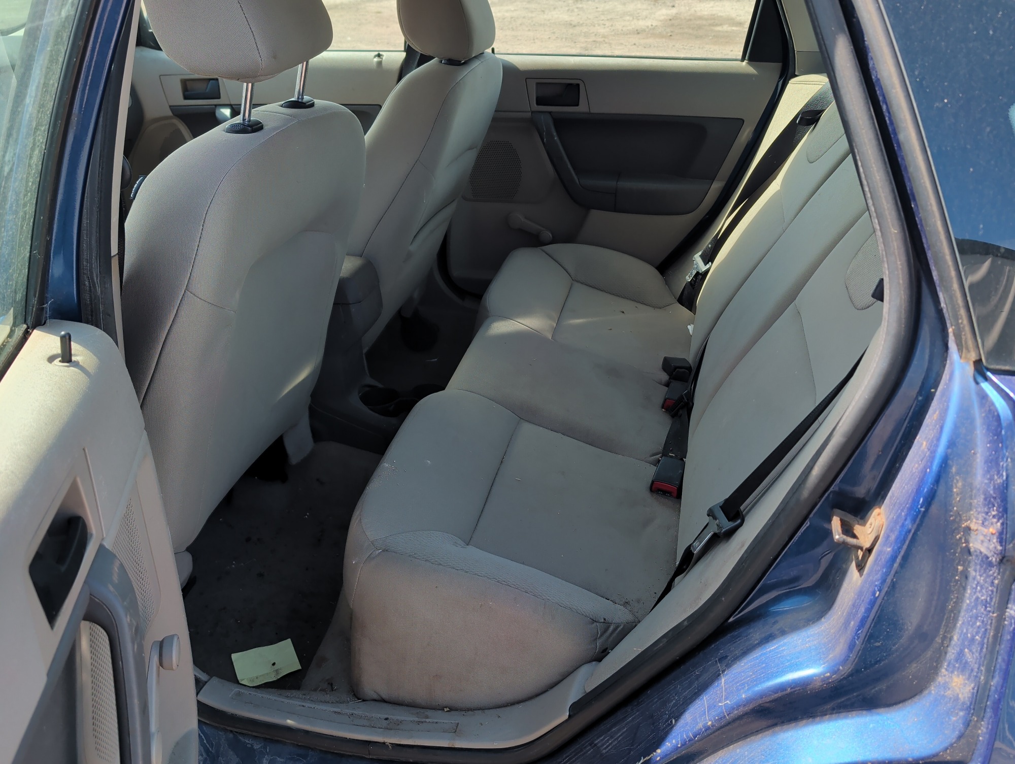 2008 ford focus se-sedan with 205187 miles for sale near elk-river, minnesota 106498_24_drv_rear_seat.jpg
