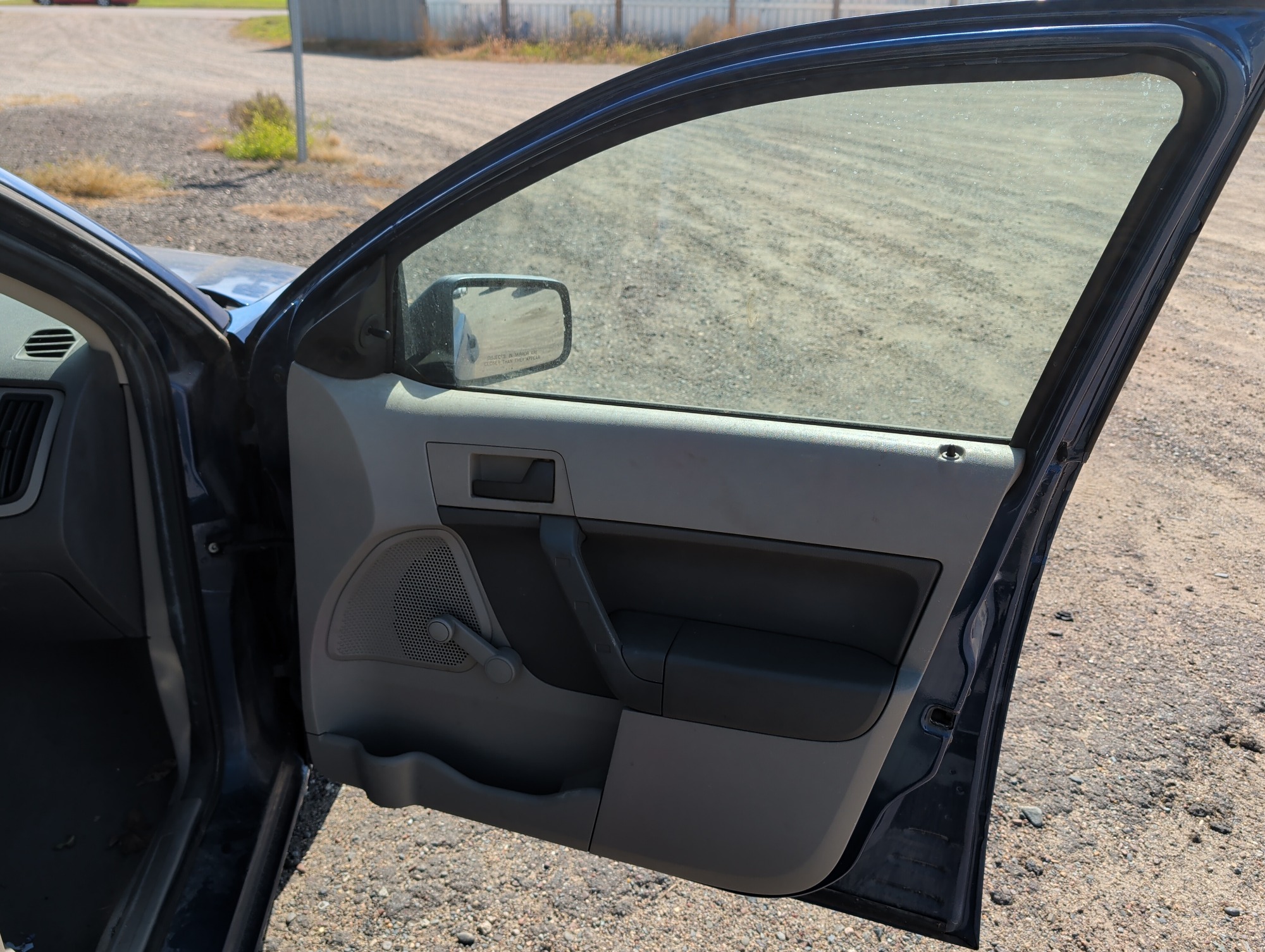 2008 ford focus se-sedan with 205187 miles for sale near elk-river, minnesota 106498_32_passenger_door_panel.jpg