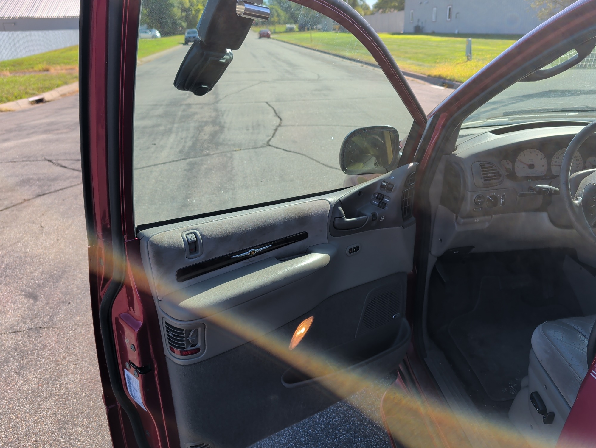1999 chrysler town-and-country limited-fwd with 88290 miles for sale near elk-river, minnesota 106499_23_driver_door_panel.jpg