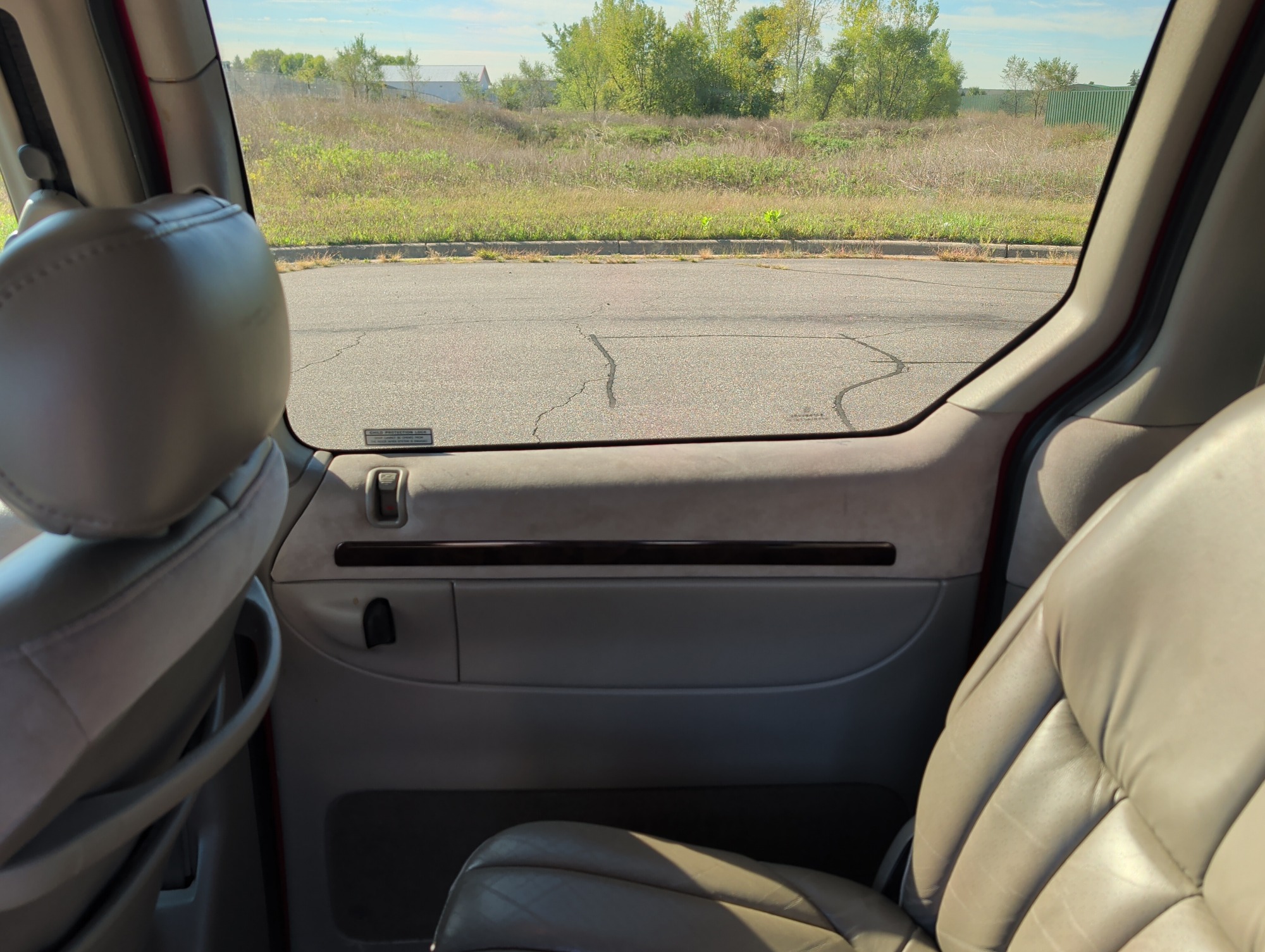 1999 chrysler town-and-country limited-fwd with 88290 miles for sale near elk-river, minnesota 106499_25_drv_rear_door_panel.jpg