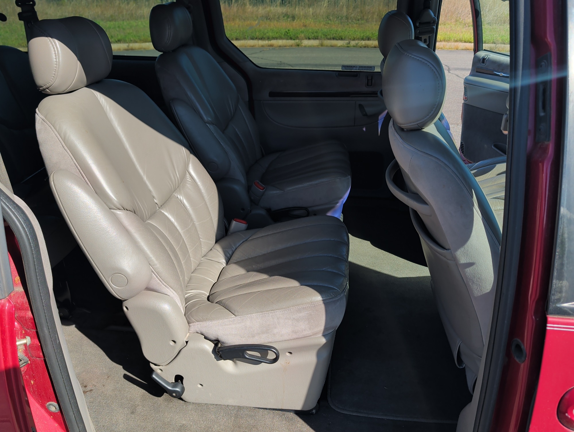 1999 chrysler town-and-country limited-fwd with 88290 miles for sale near elk-river, minnesota 106499_28_pass_rear_seat.jpg