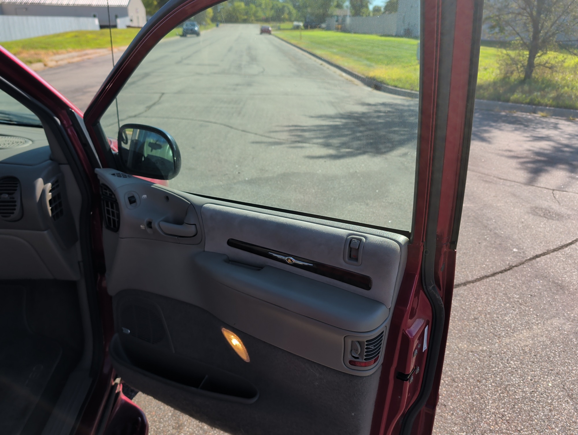 1999 chrysler town-and-country limited-fwd with 88290 miles for sale near elk-river, minnesota 106499_32_passenger_door_panel.jpg