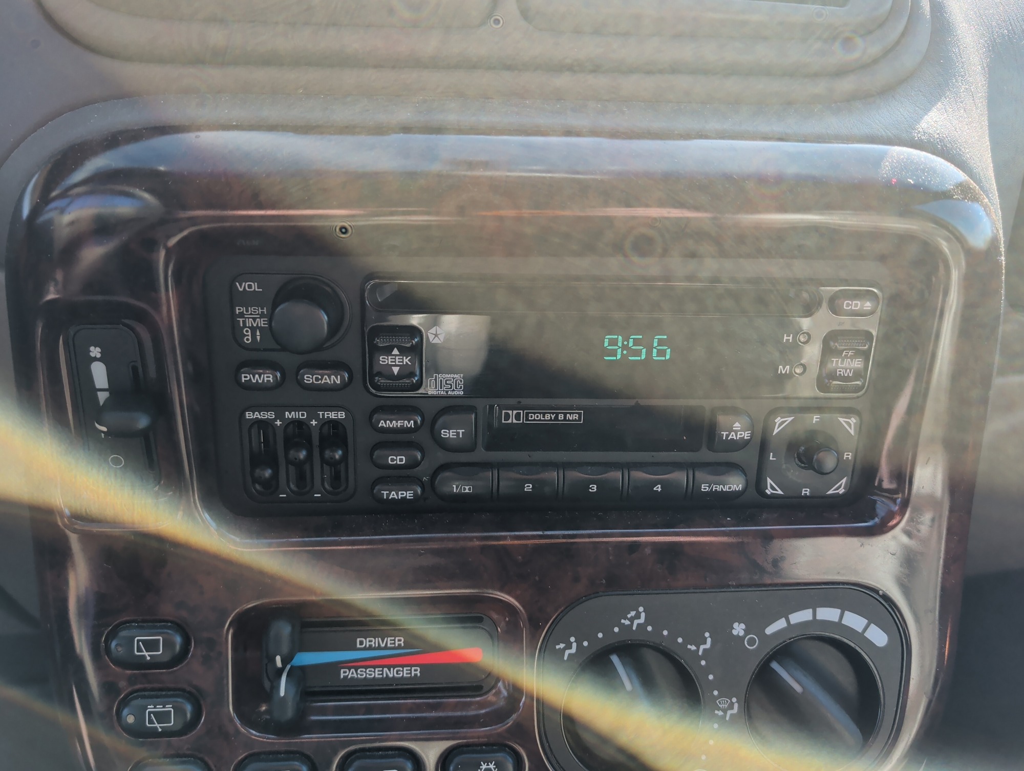 1999 chrysler town-and-country limited-fwd with 88290 miles for sale near elk-river, minnesota 106499_39_radio_closeup.jpg