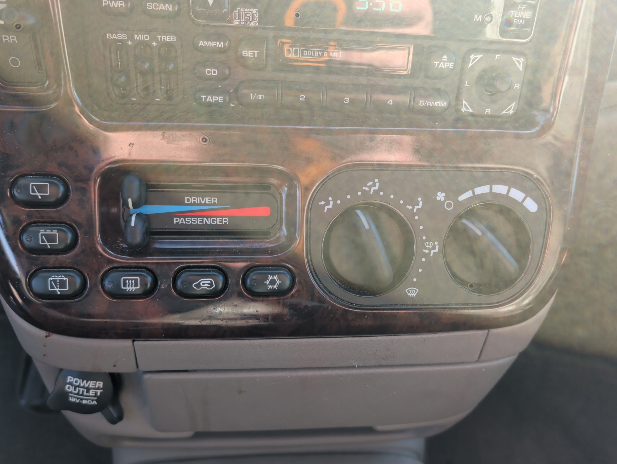 1999 chrysler town-and-country limited-fwd with 88290 miles for sale near elk-river, minnesota 106499_40_climate_control.jpg