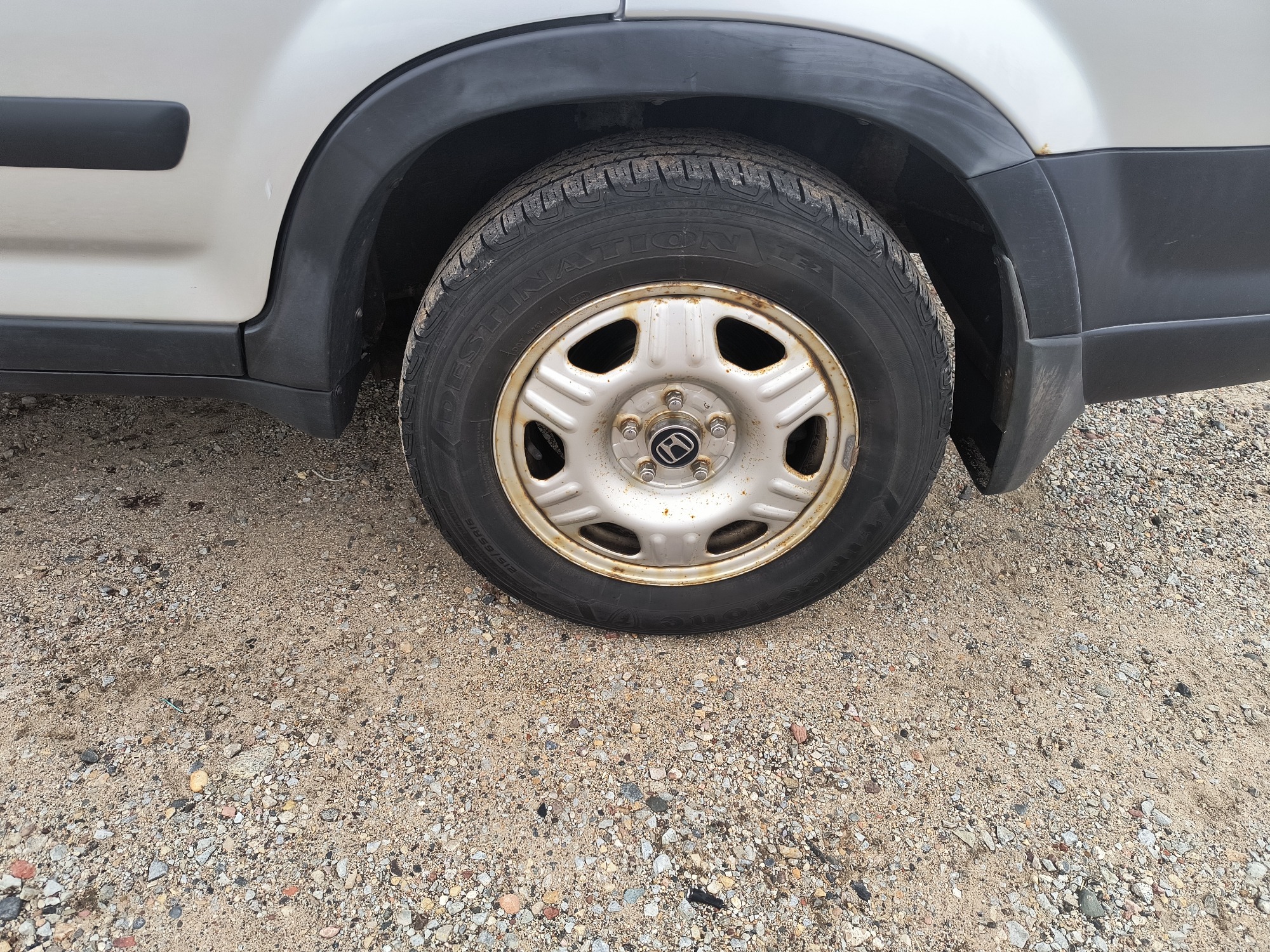 2006 honda cr-v lx-4wd-at with 127591 miles for sale near elk-river, minnesota 106500_13_rear_drv_wheel.jpg