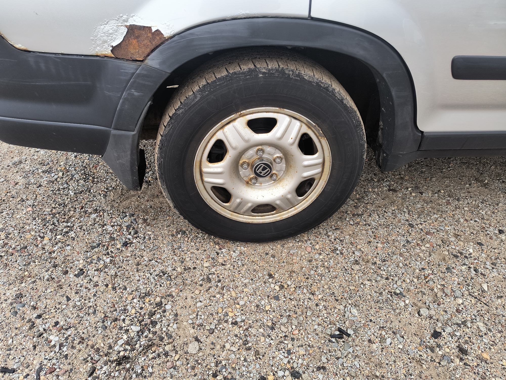 2006 honda cr-v lx-4wd-at with 127591 miles for sale near elk-river, minnesota 106500_14_rear_pass_wheel.jpg