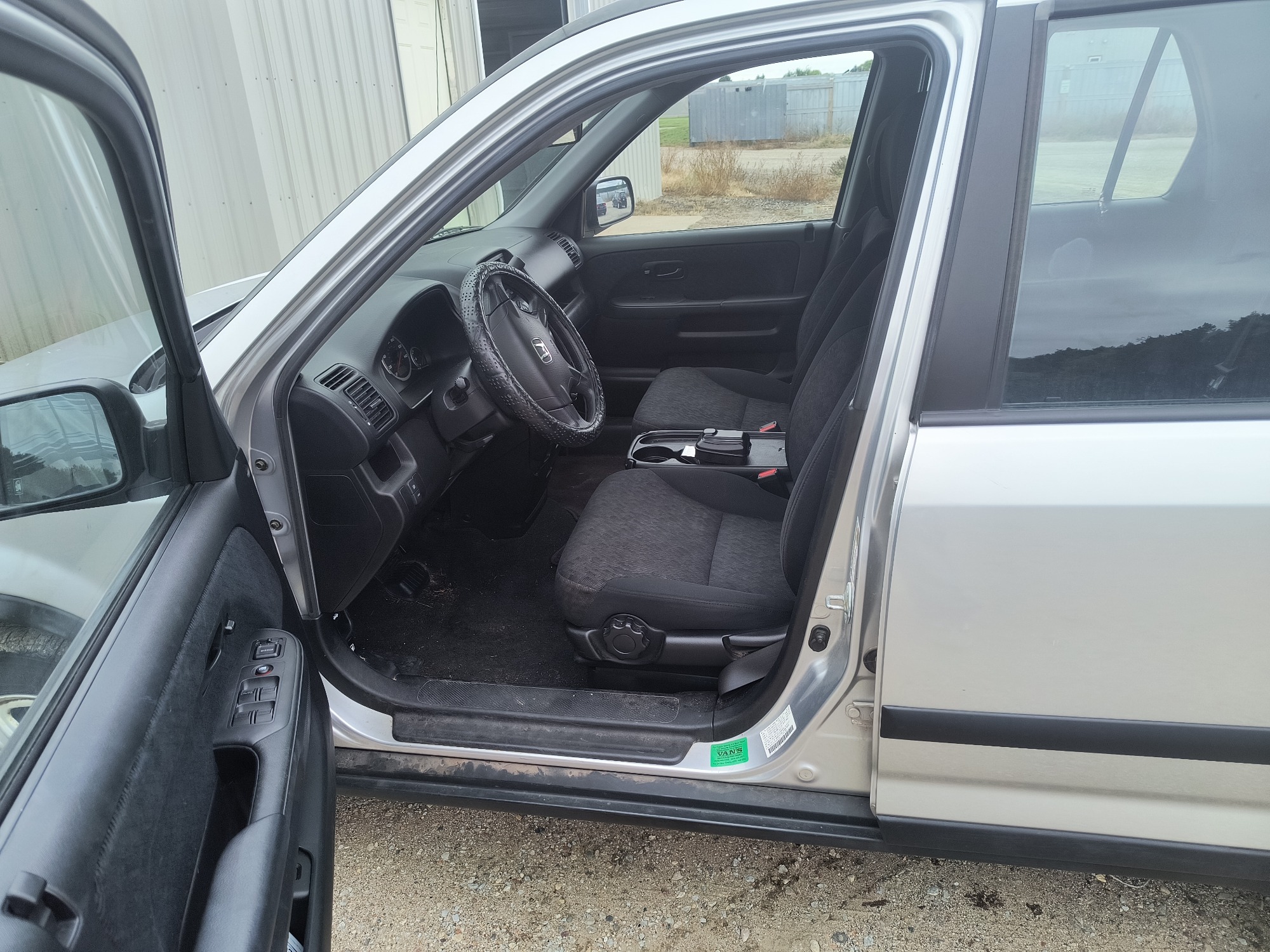 2006 honda cr-v lx-4wd-at with 127591 miles for sale near elk-river, minnesota 106500_22_driver_seat.jpg
