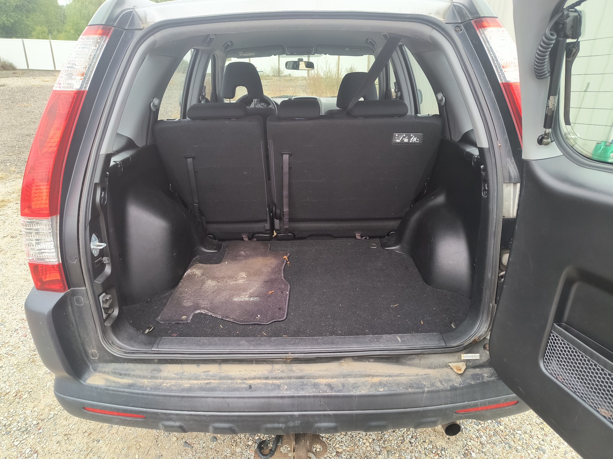2006 honda cr-v lx-4wd-at with 127591 miles for sale near elk-river, minnesota 106500_26_trunk.jpg