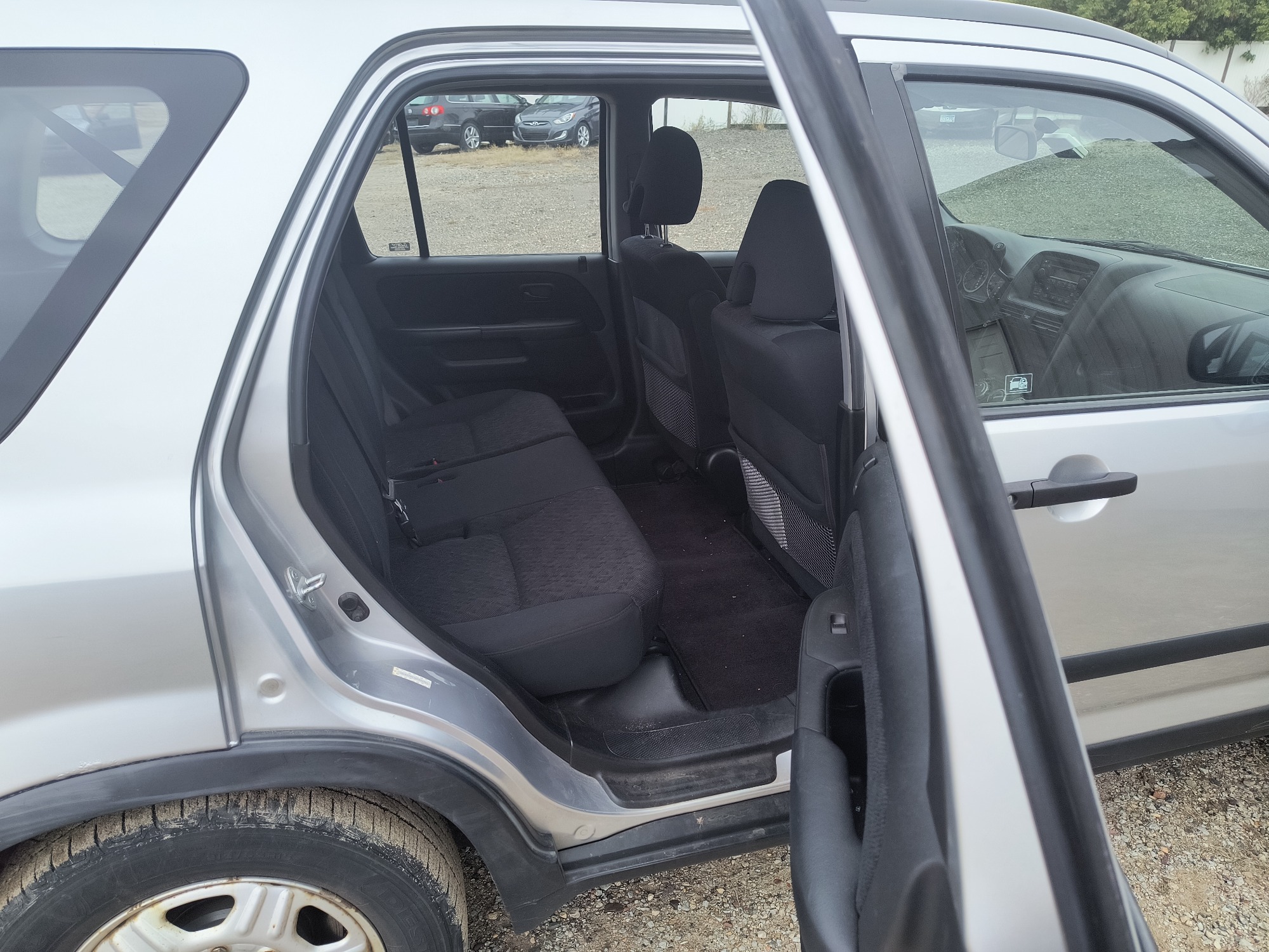 2006 honda cr-v lx-4wd-at with 127591 miles for sale near elk-river, minnesota 106500_28_pass_rear_seat.jpg