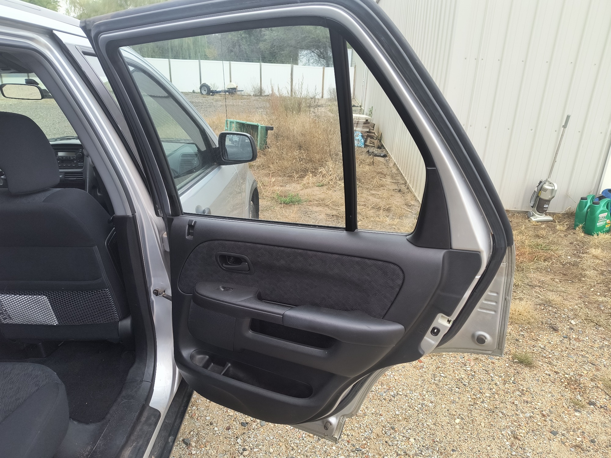 2006 honda cr-v lx-4wd-at with 127591 miles for sale near elk-river, minnesota 106500_30_pass_rear_door_panel.jpg