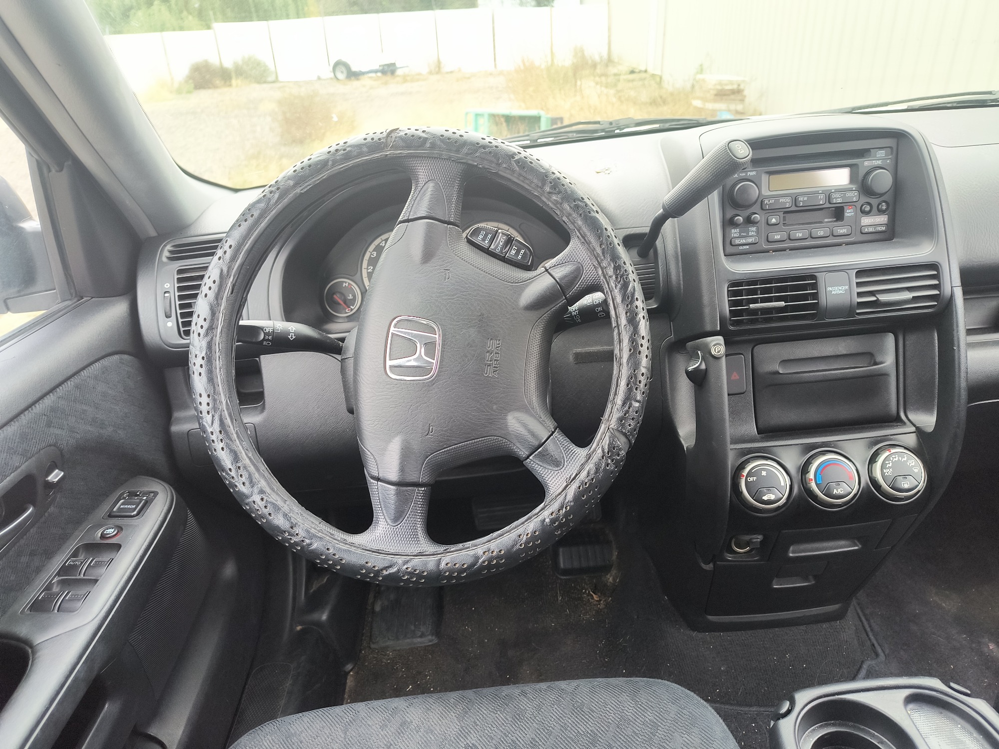 2006 honda cr-v lx-4wd-at with 127591 miles for sale near elk-river, minnesota 106500_33_dash_from_driver.jpg
