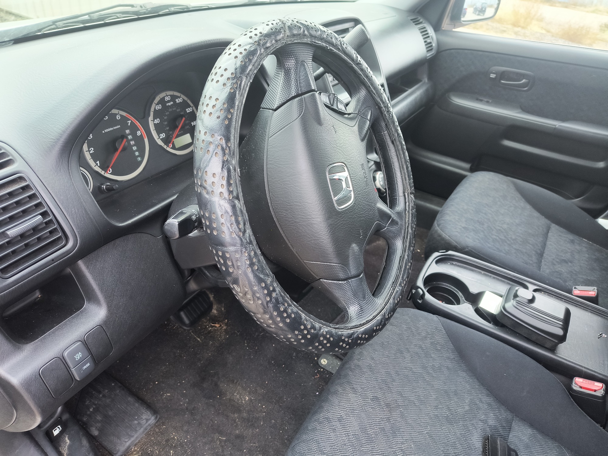 2006 honda cr-v lx-4wd-at with 127591 miles for sale near elk-river, minnesota 106500_37_left_of_steering_wheel.jpg