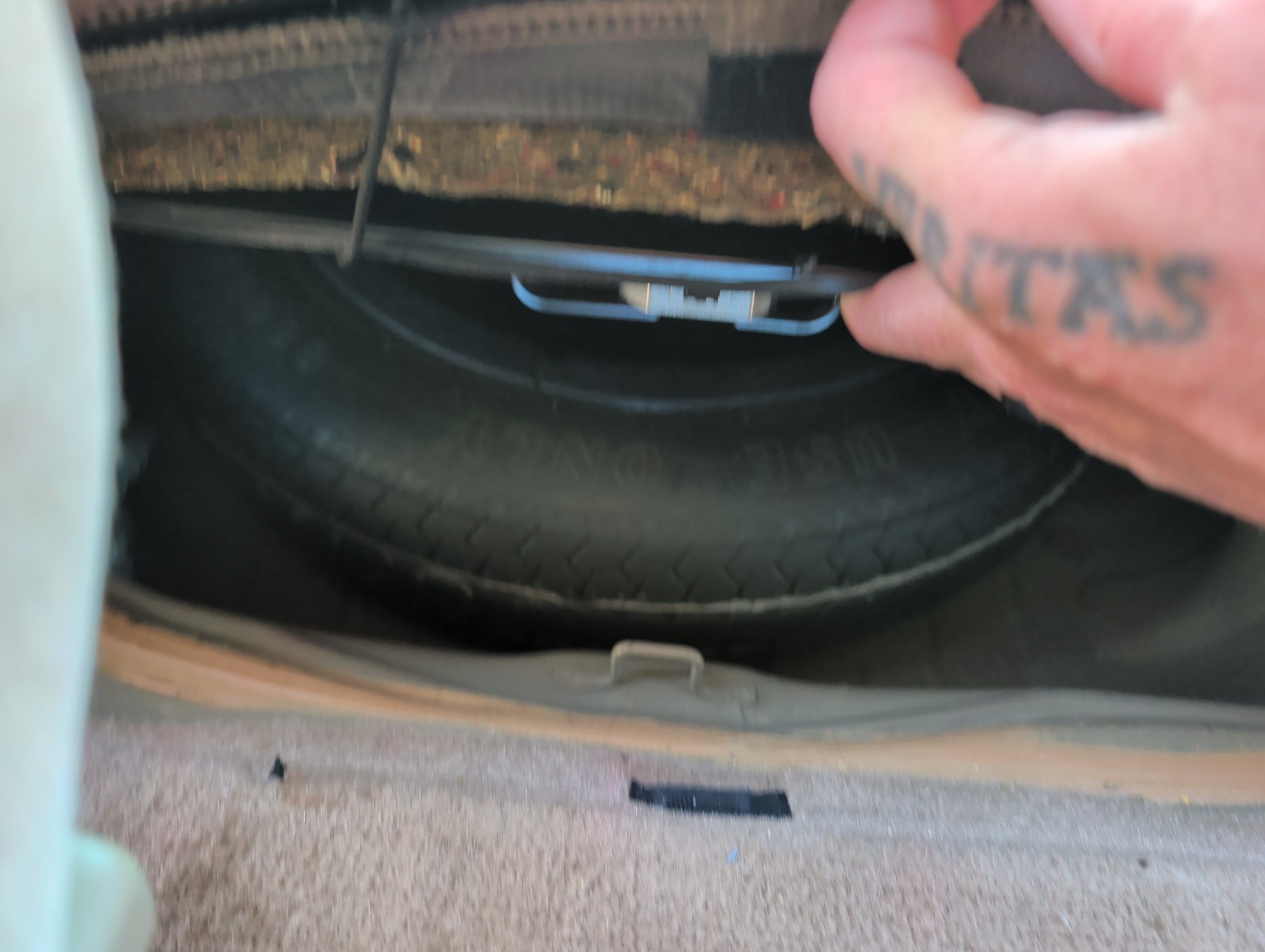 2002 honda odyssey with 292920 miles for sale near elk-river, minnesota 106501_27_spare_tire.jpg