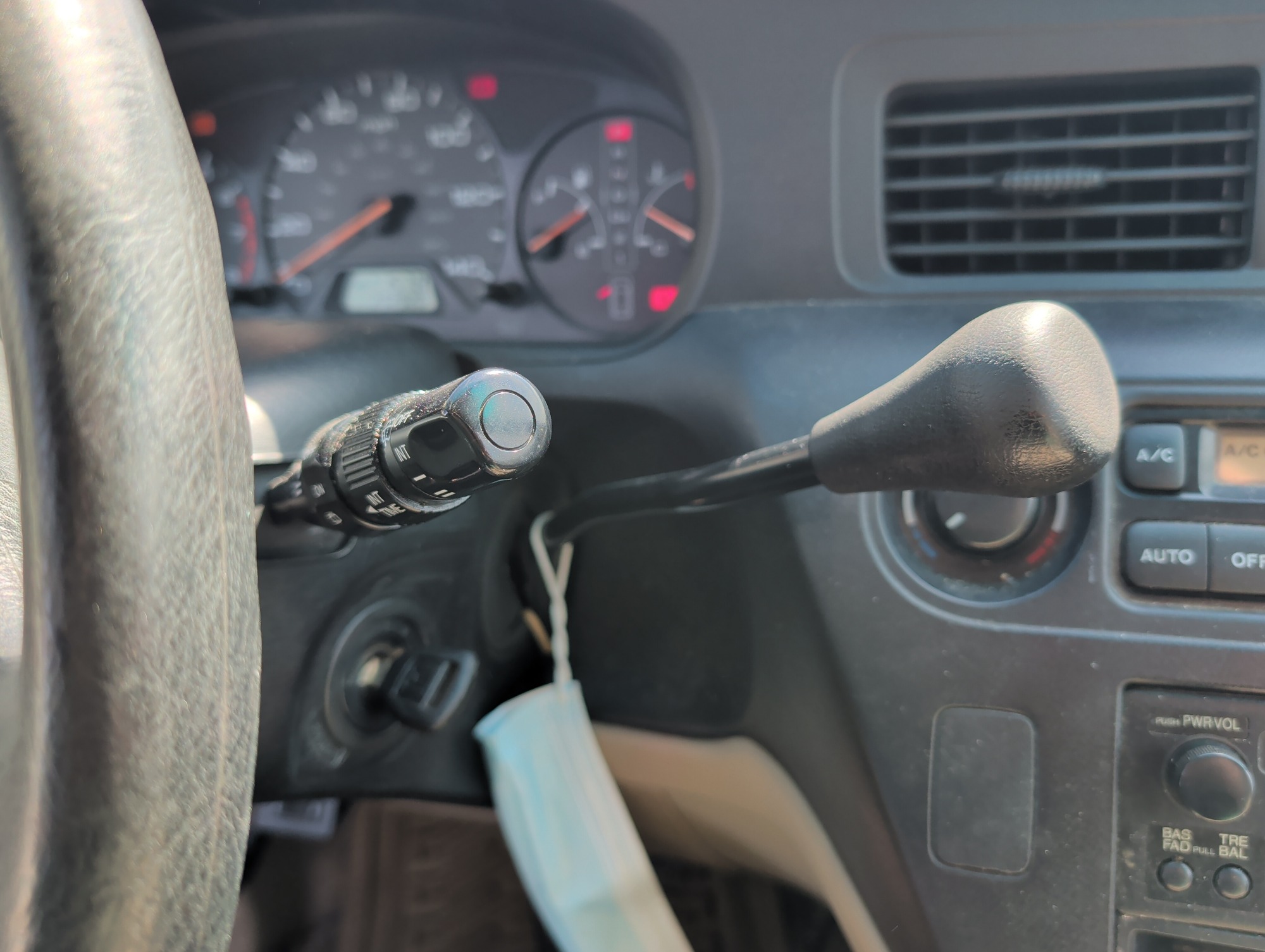 2002 honda odyssey with 292920 miles for sale near elk-river, minnesota 106501_41_shifter.jpg