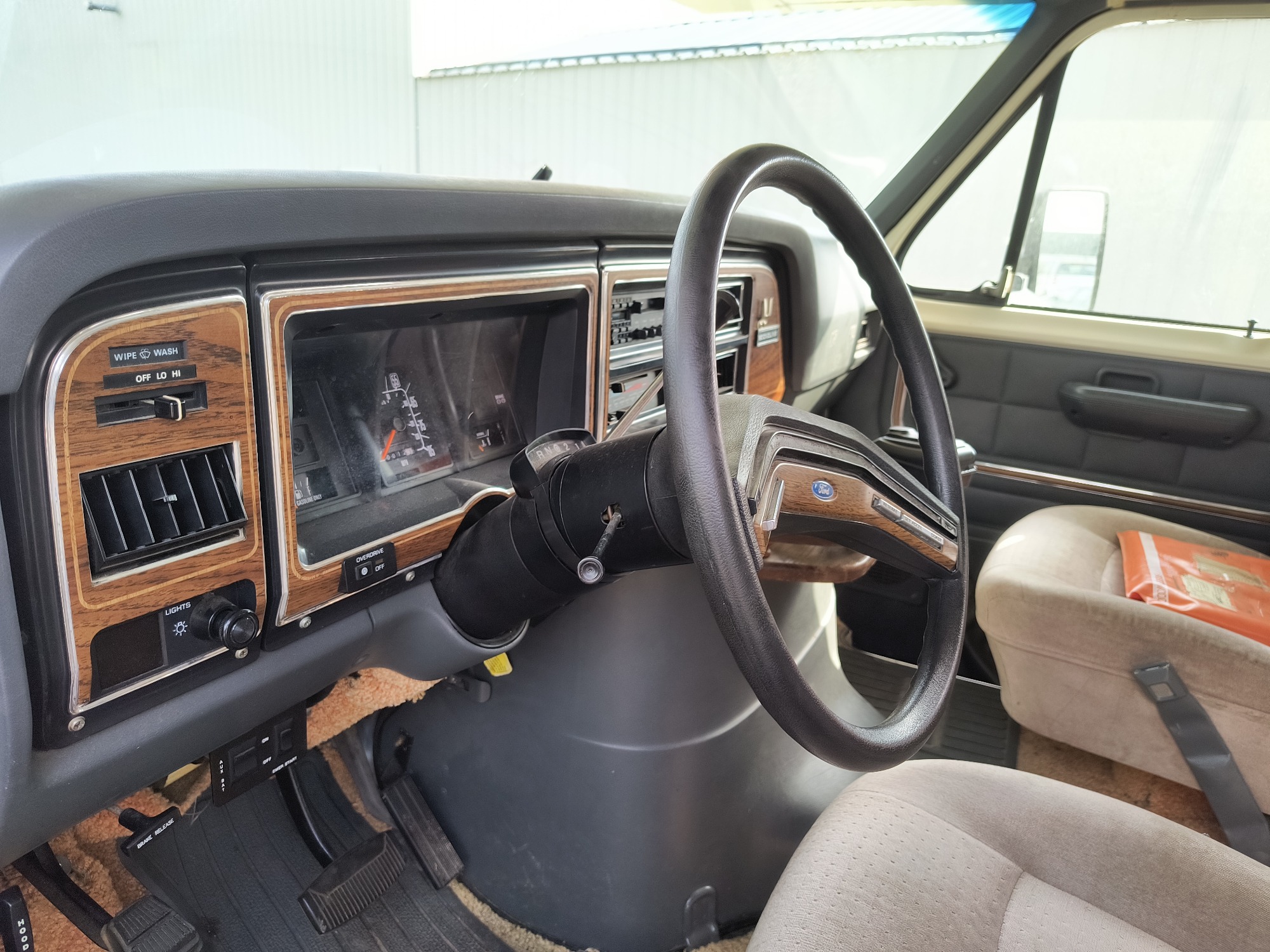 1990 ford econoline e350 with 12 miles for sale near Elk River, Minnesota 106502_37_left_of_steering_wheel.jpg