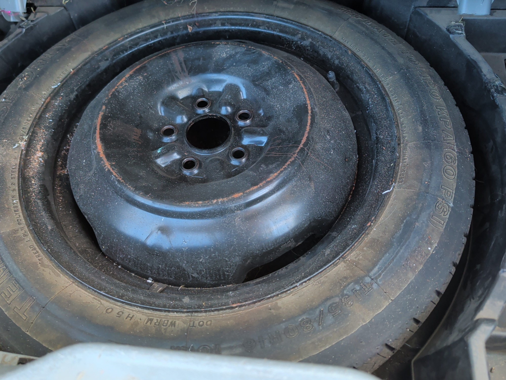 2010 toyota matrix with 301107 miles for sale near elk-river, minnesota 106503_27_spare_tire.jpg