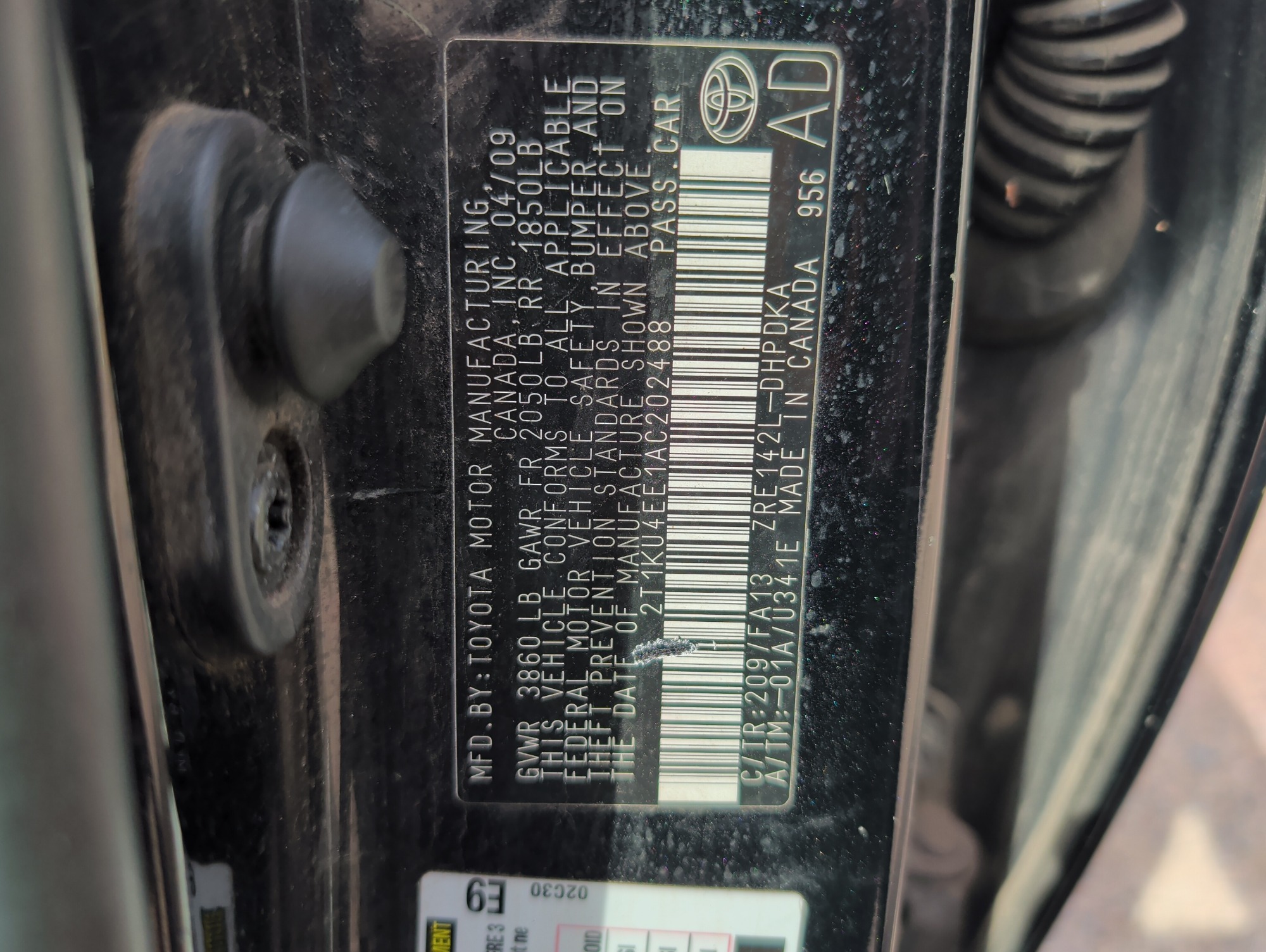 2010 toyota matrix with 301107 miles for sale near elk-river, minnesota 106503_47_door_vin_sticker.jpg