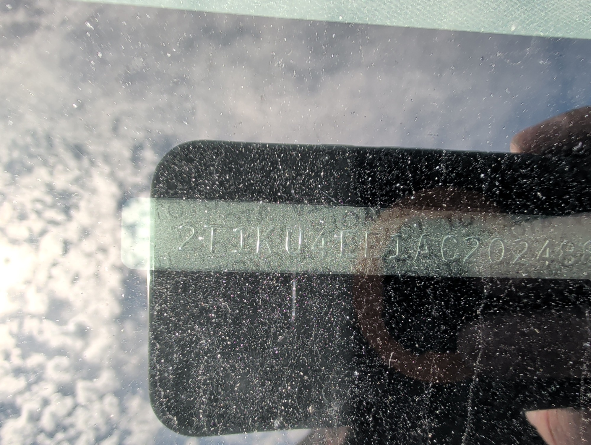 2010 toyota matrix with 301107 miles for sale near elk-river, minnesota 106503_48_windshield_vin_plate.jpg
