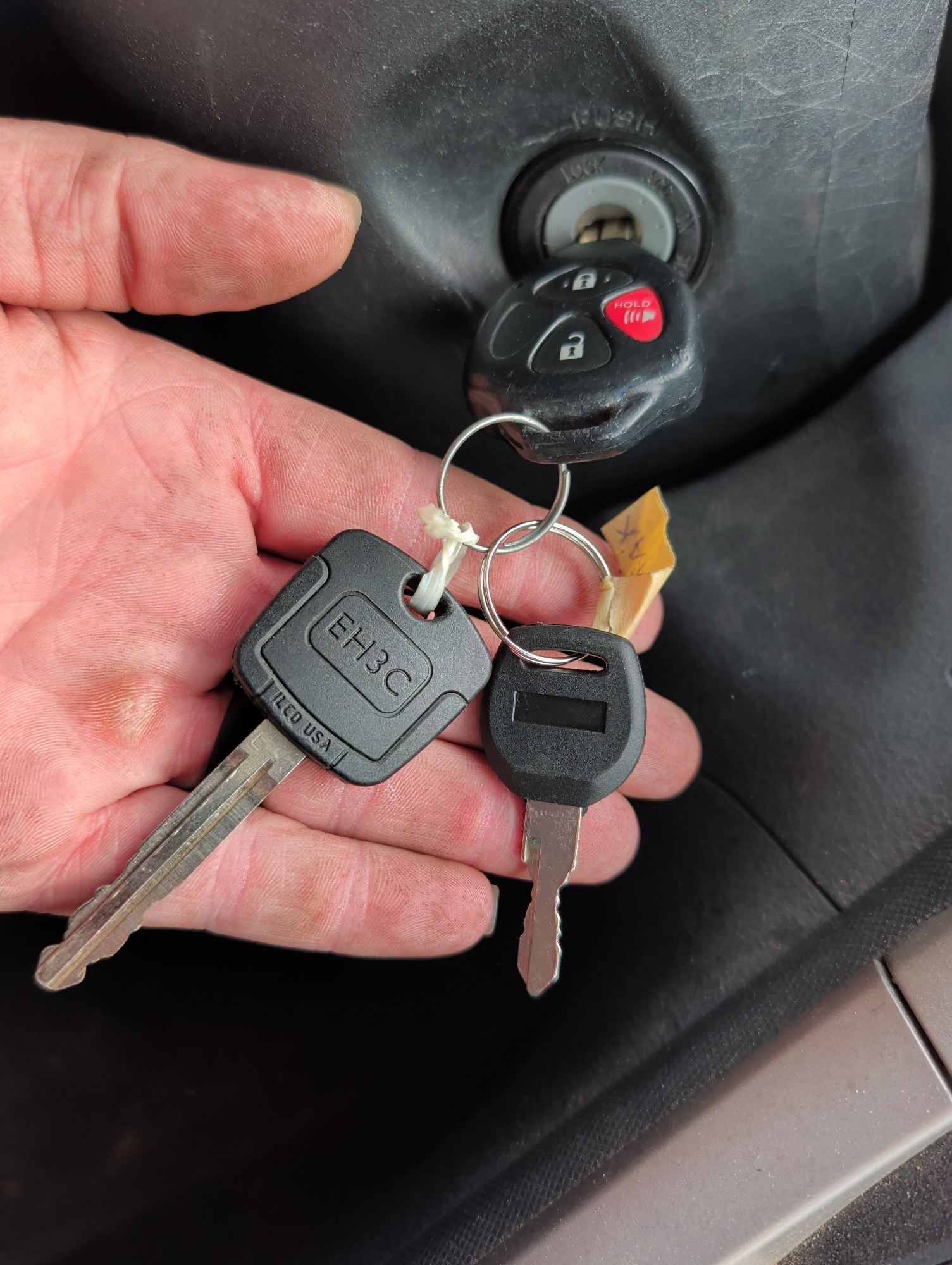 2010 toyota matrix with 301107 miles for sale near elk-river, minnesota 106503_51_keys.jpg